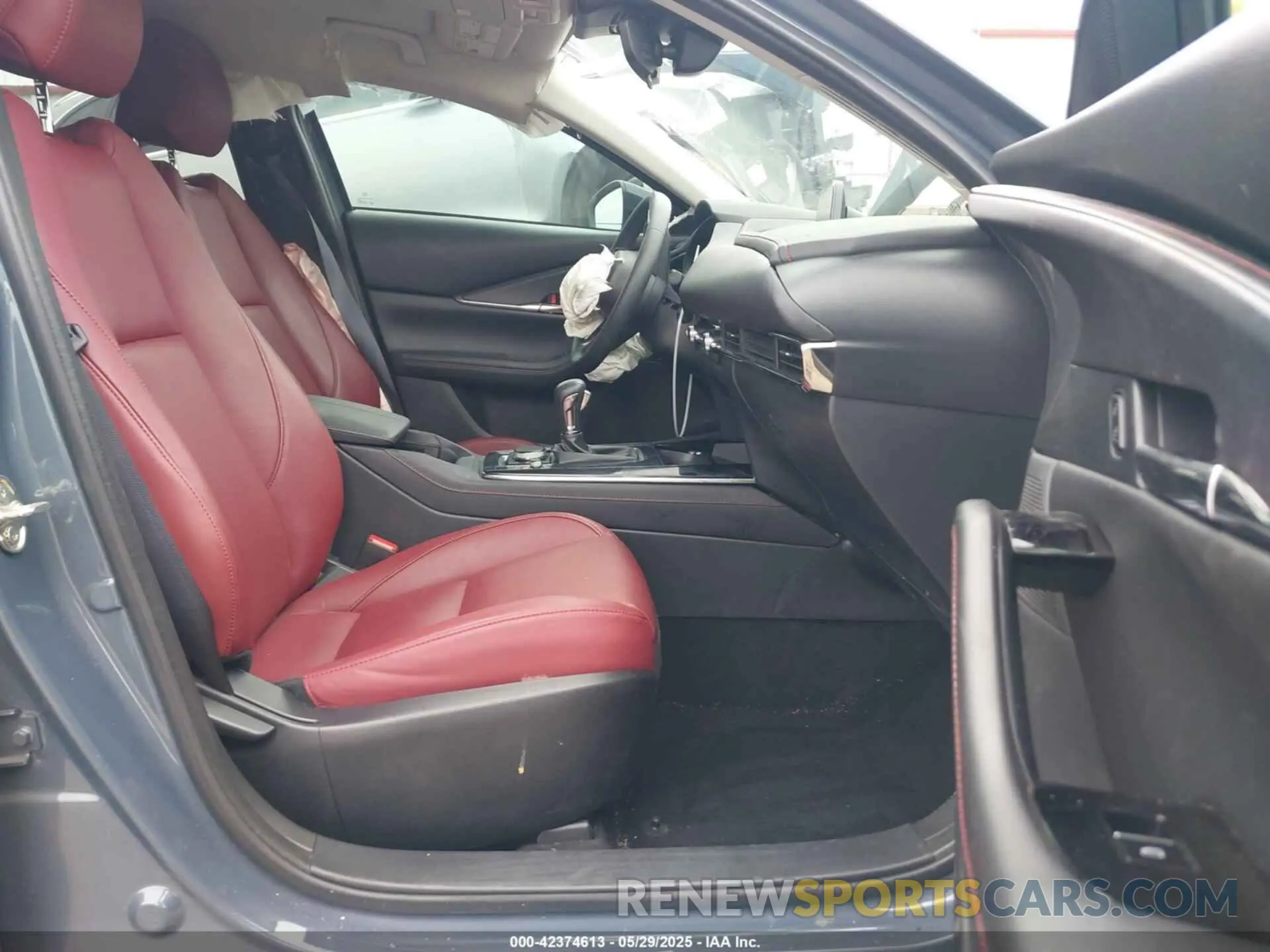 5 Фотография поврежденного автомобиля 3MVDMBCM3RM641653 MAZDA CX-30 2024