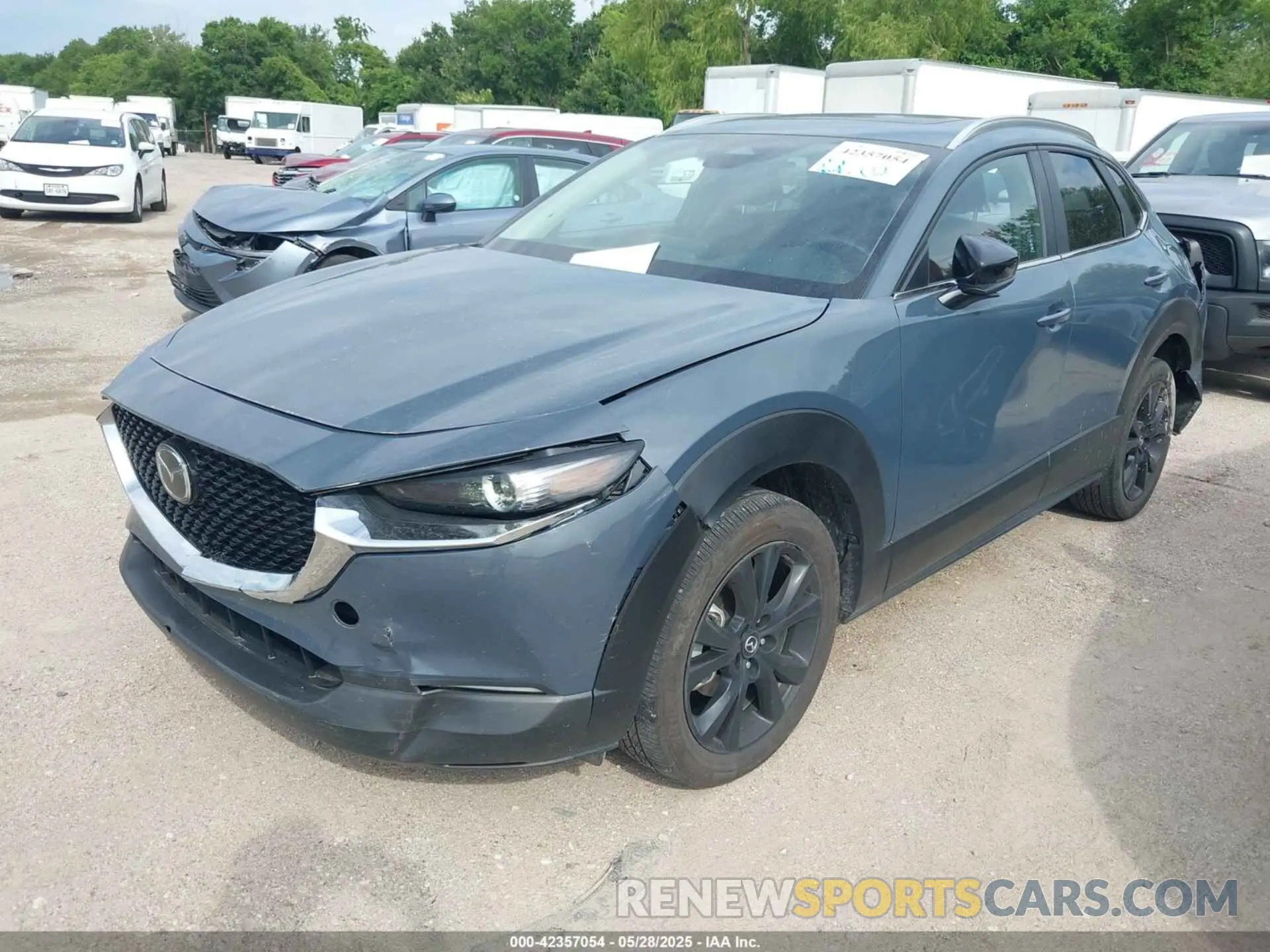 2 Photograph of a damaged car 3MVDMBCM3RM647663 MAZDA CX-30 2024