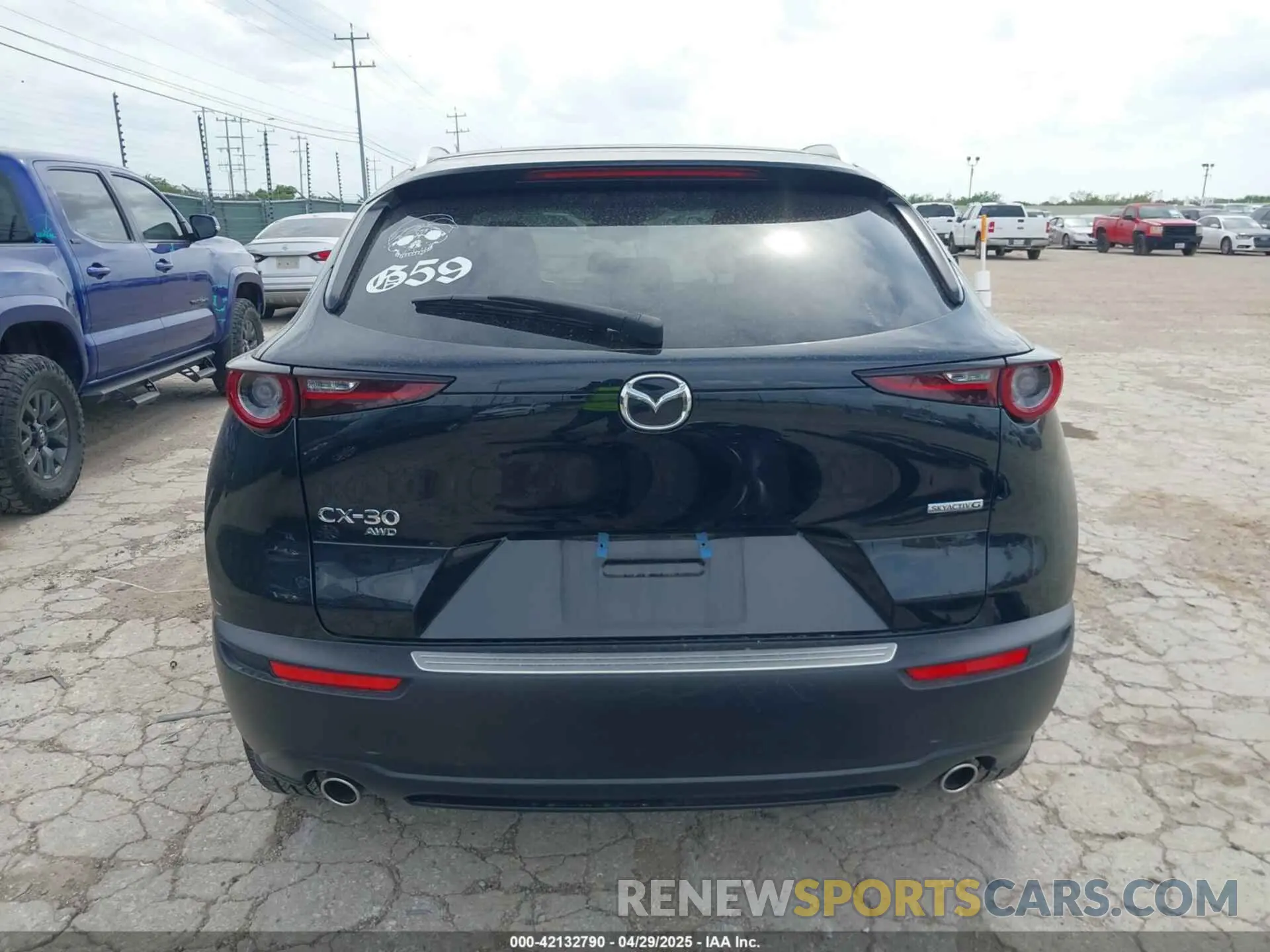 17 Photograph of a damaged car 3MVDMBCM3RM658212 MAZDA CX-30 2024
