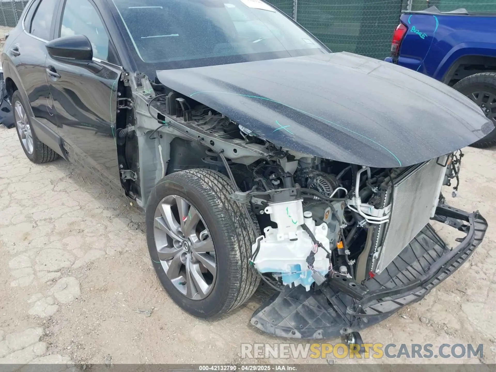 6 Photograph of a damaged car 3MVDMBCM3RM658212 MAZDA CX-30 2024