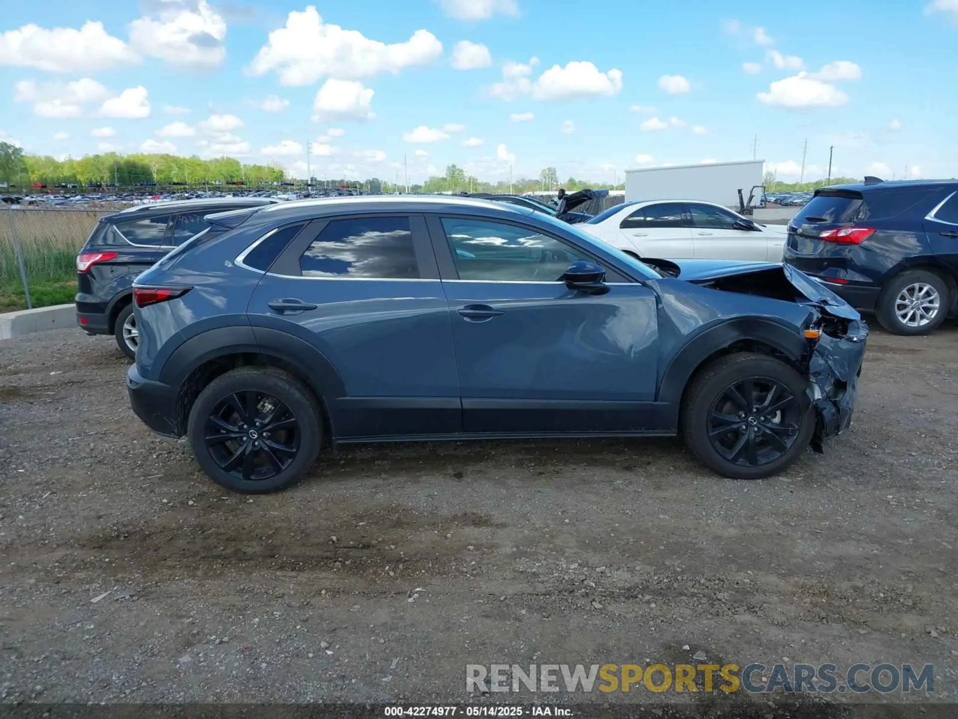 13 Фотография поврежденного автомобиля 3MVDMBCM3RM664365 MAZDA CX-30 2024