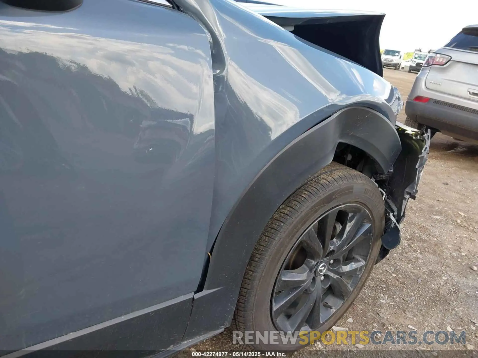 17 Фотография поврежденного автомобиля 3MVDMBCM3RM664365 MAZDA CX-30 2024
