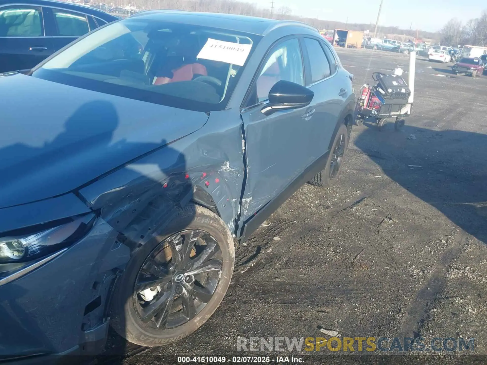 17 Photograph of a damaged car 3MVDMBCM3RM681330 MAZDA CX-30 2024