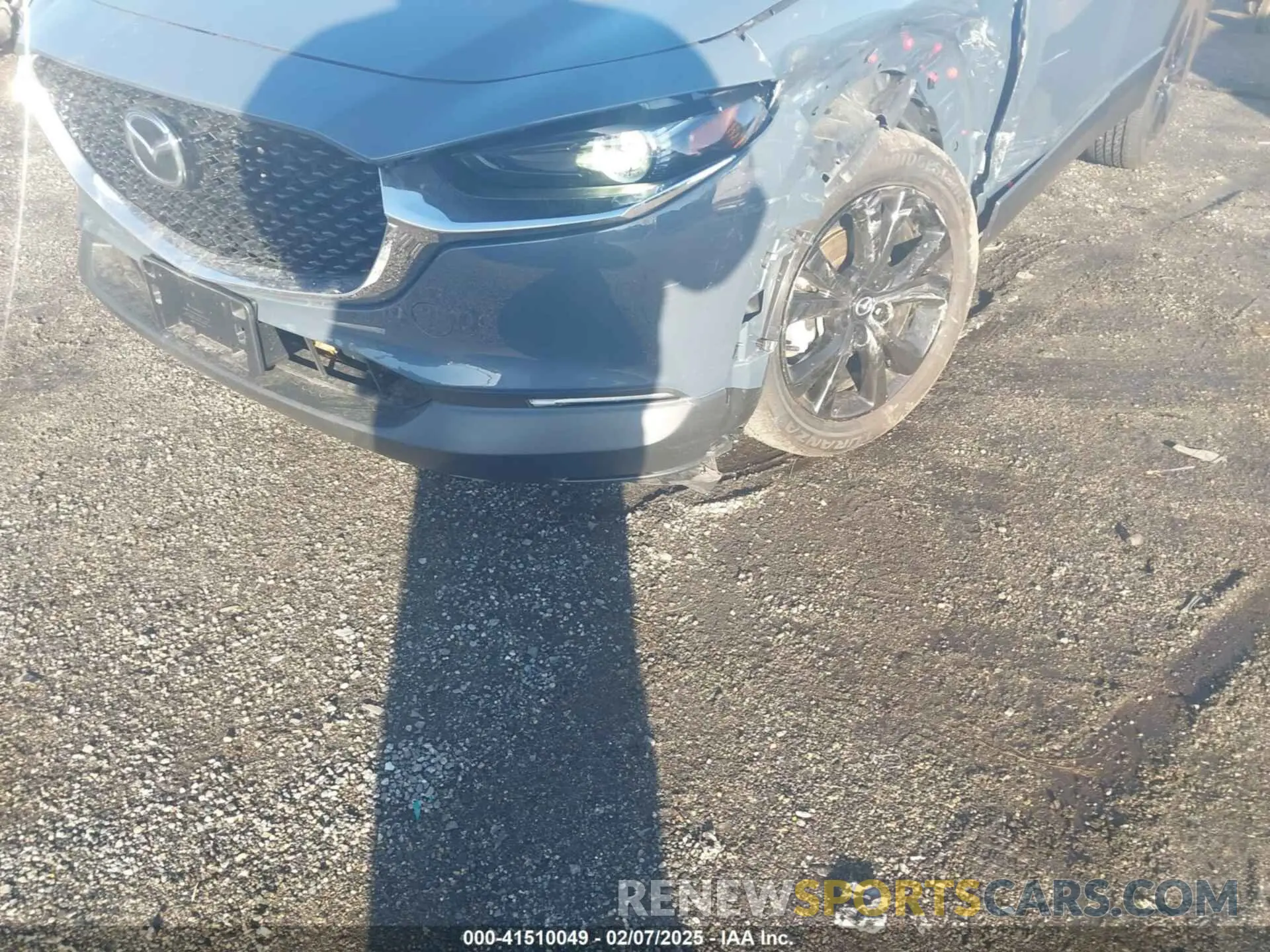18 Photograph of a damaged car 3MVDMBCM3RM681330 MAZDA CX-30 2024