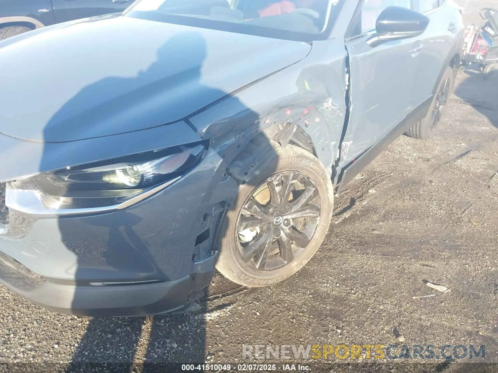 6 Photograph of a damaged car 3MVDMBCM3RM681330 MAZDA CX-30 2024