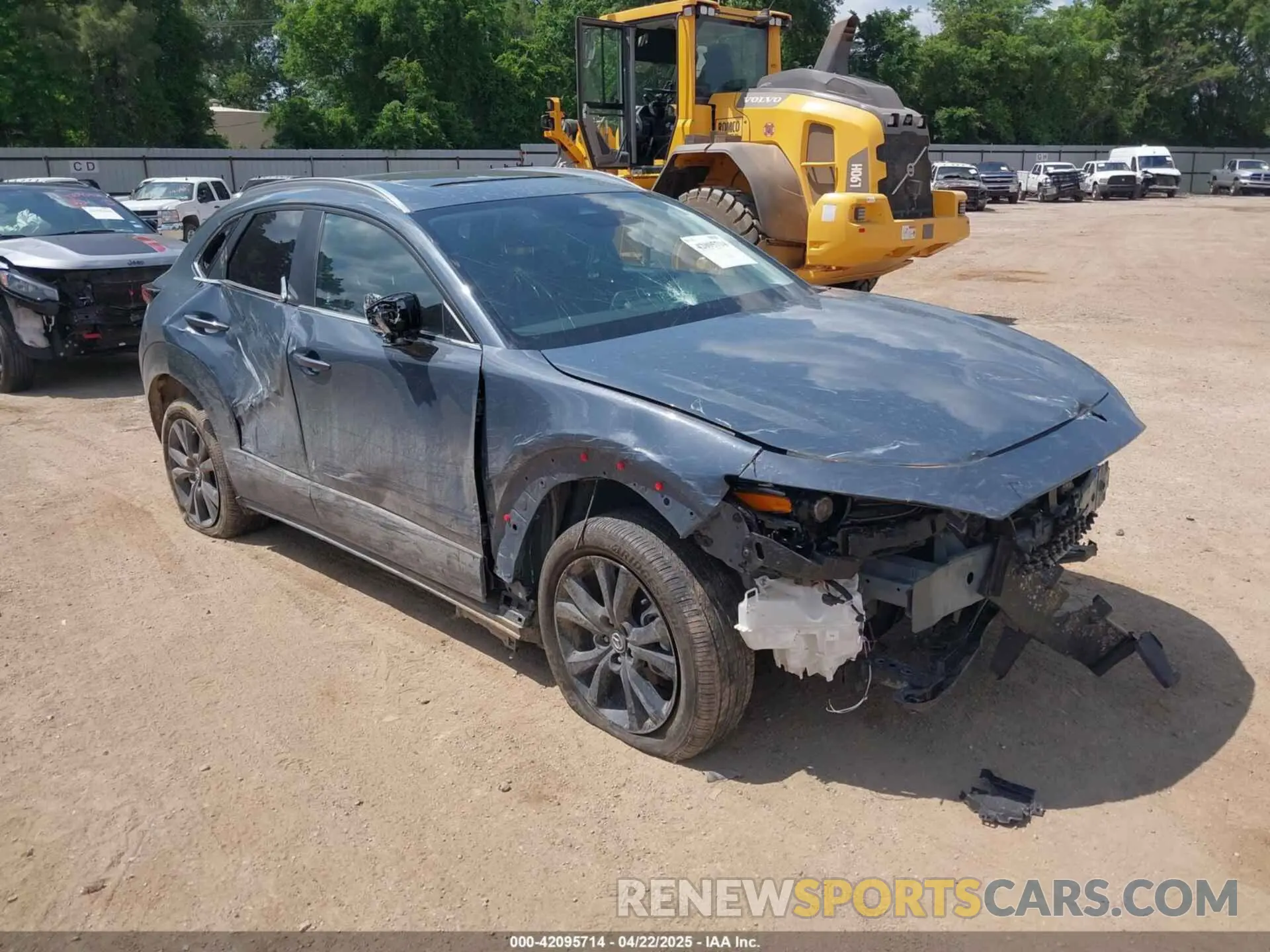 1 Фотография поврежденного автомобиля 3MVDMBCM3RM683241 MAZDA CX-30 2024