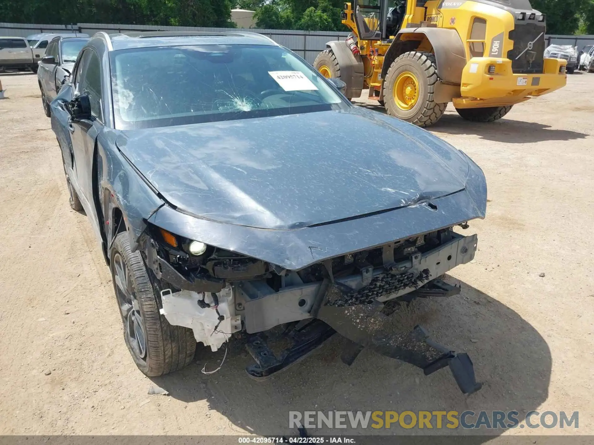 18 Фотография поврежденного автомобиля 3MVDMBCM3RM683241 MAZDA CX-30 2024