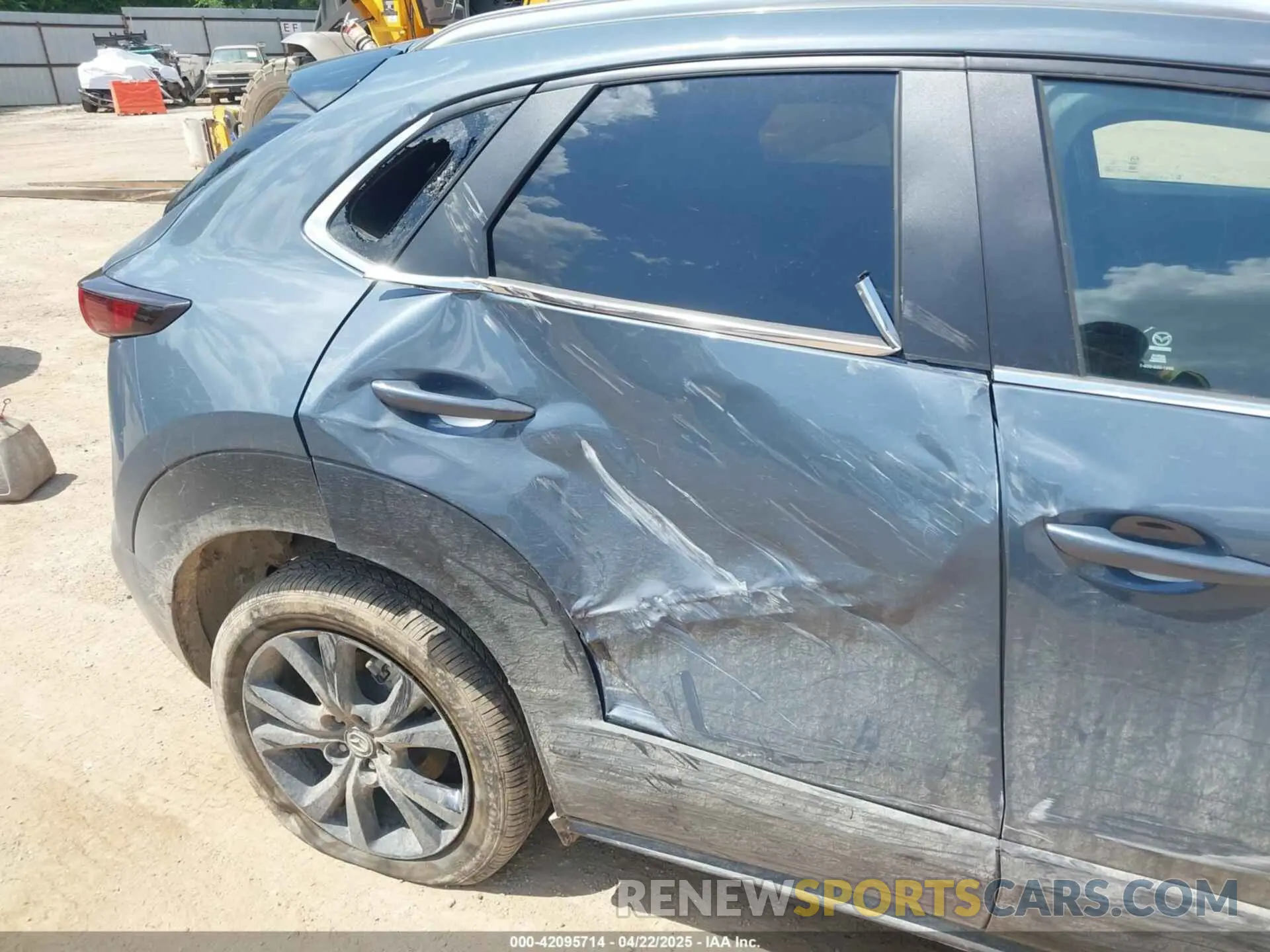 20 Фотография поврежденного автомобиля 3MVDMBCM3RM683241 MAZDA CX-30 2024