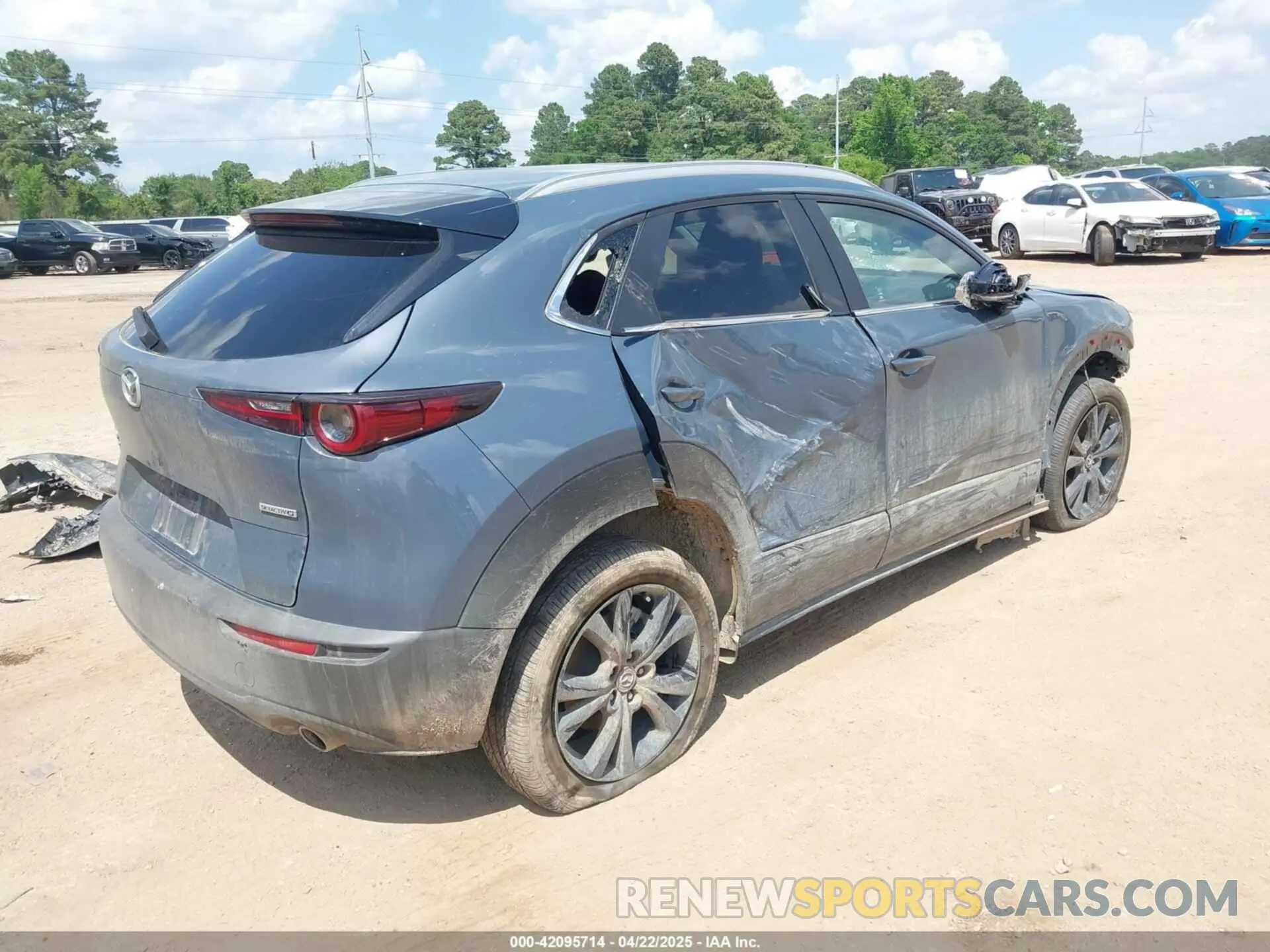 4 Фотография поврежденного автомобиля 3MVDMBCM3RM683241 MAZDA CX-30 2024