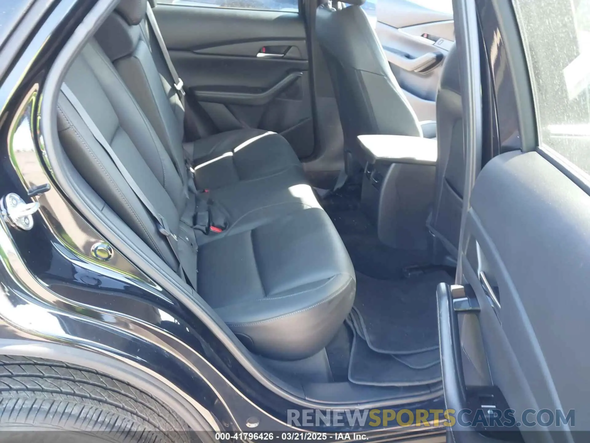 8 Photograph of a damaged car 3MVDMBCM4RM607530 MAZDA CX-30 2024