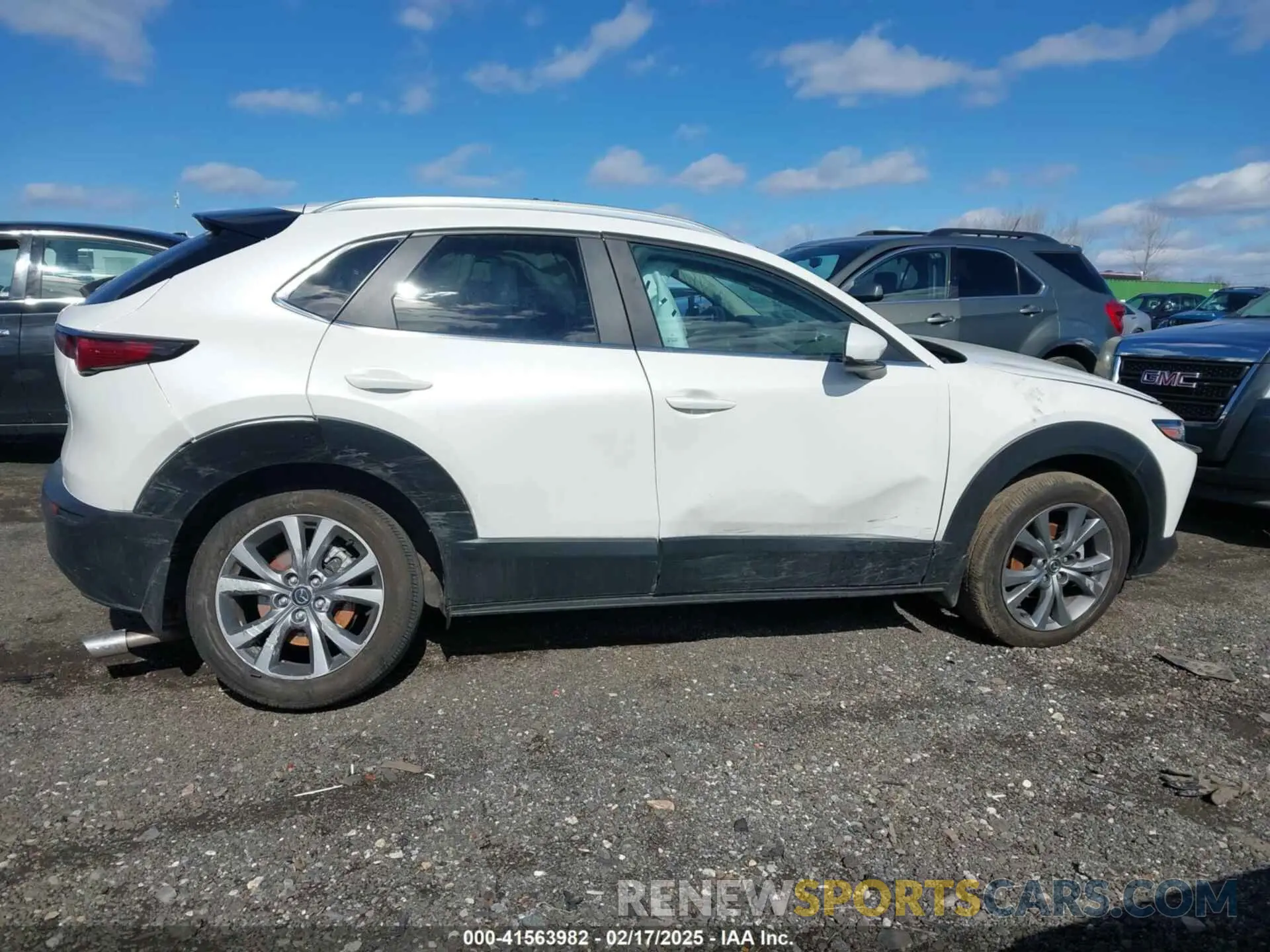 12 Photograph of a damaged car 3MVDMBCM6RM636186 MAZDA CX-30 2024