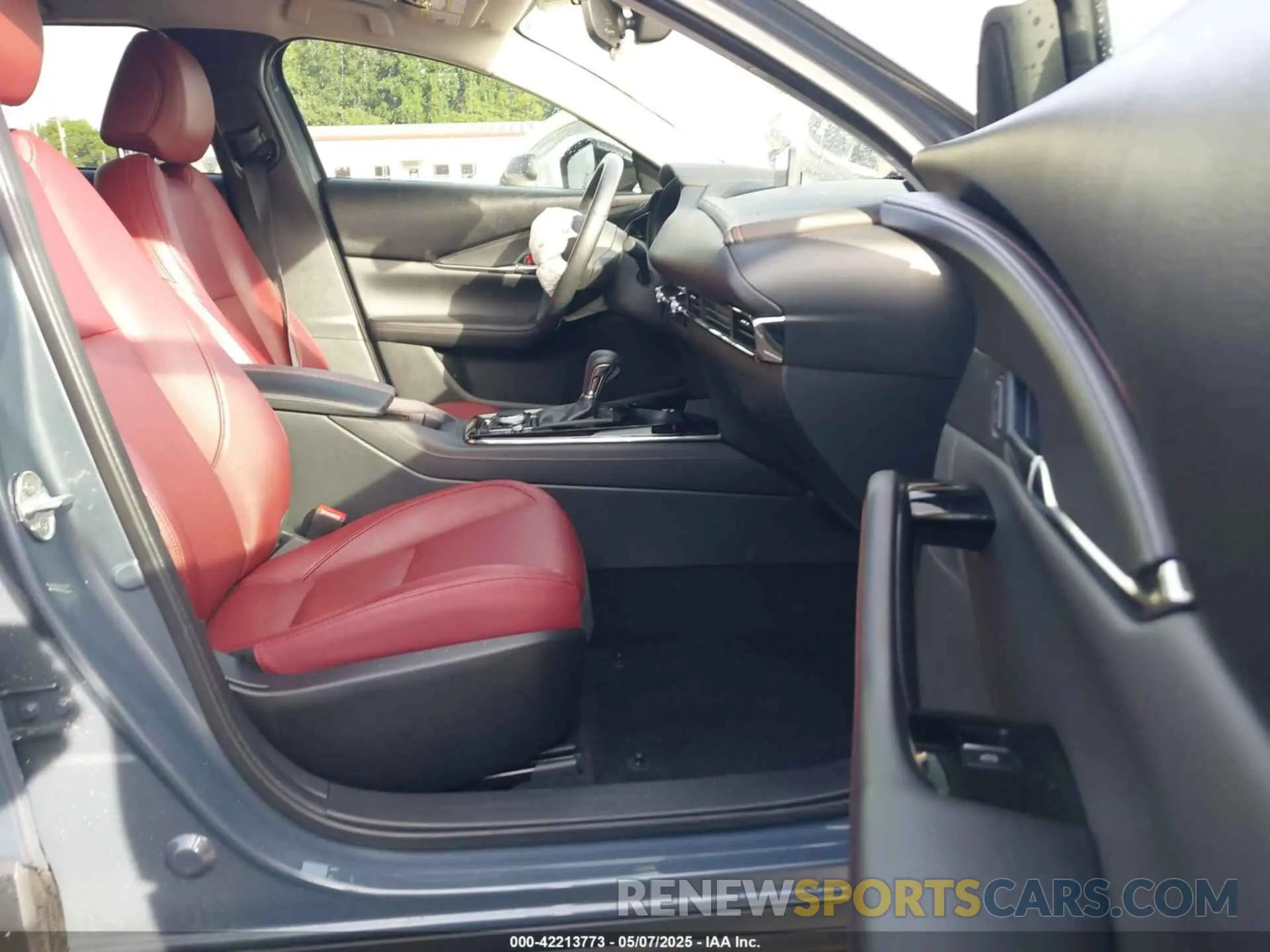 5 Фотография поврежденного автомобиля 3MVDMBCM6RM673142 MAZDA CX-30 2024