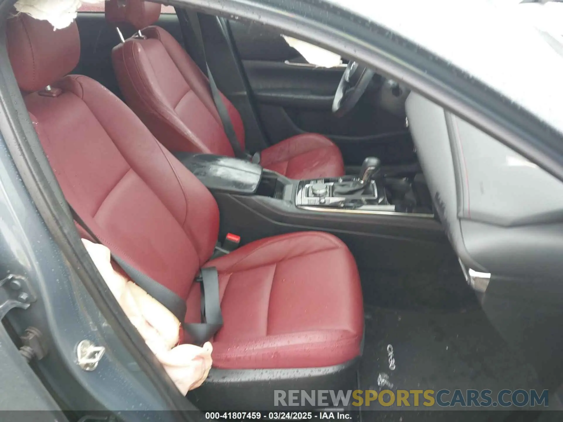 5 Photograph of a damaged car 3MVDMBCM7RM606050 MAZDA CX-30 2024