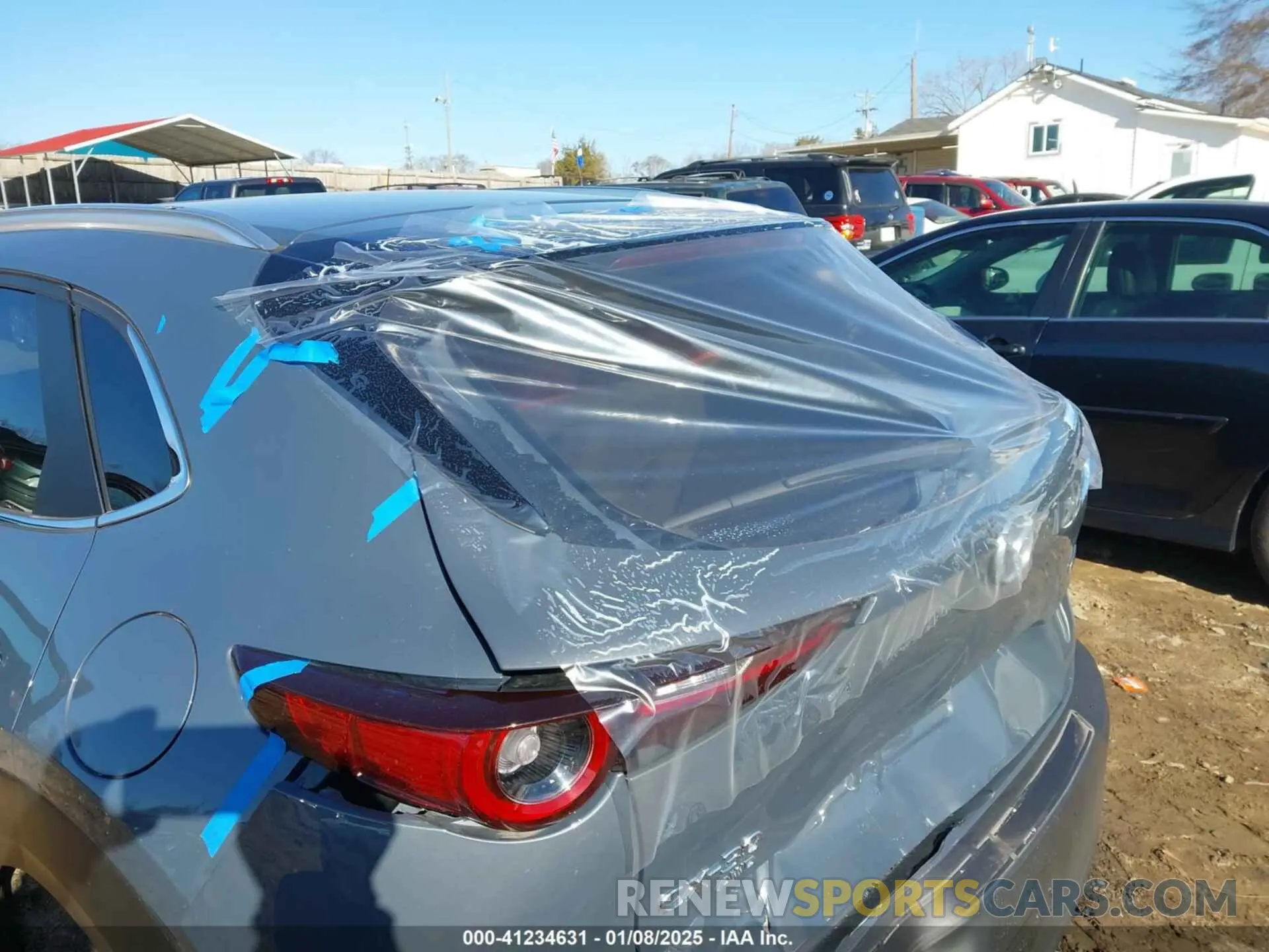 12 Фотография поврежденного автомобиля 3MVDMBCM7RM647083 MAZDA CX-30 2024