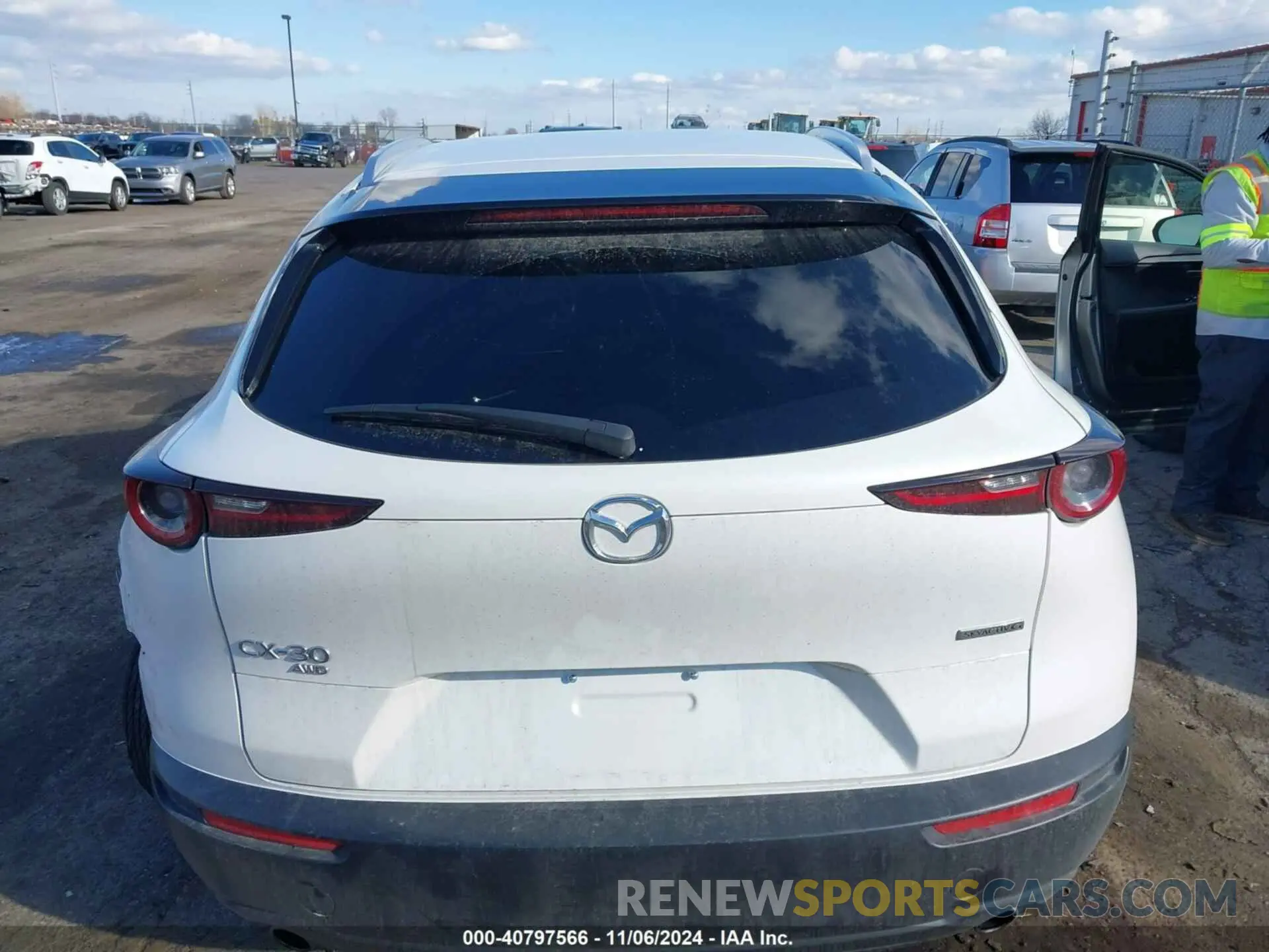 15 Фотография поврежденного автомобиля 3MVDMBCM8RM603044 MAZDA CX-30 2024