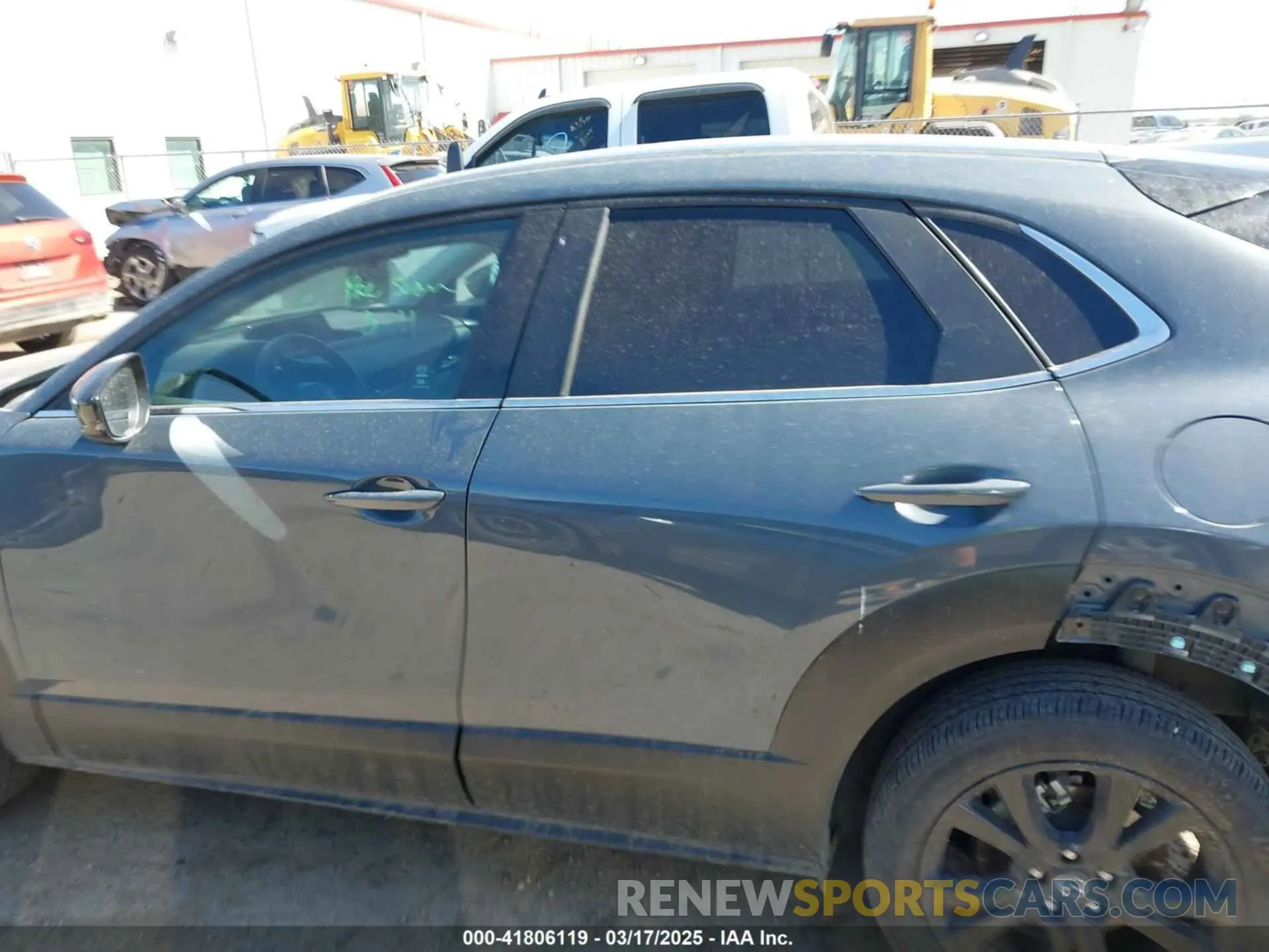 14 Photograph of a damaged car 3MVDMBCM8RM661994 MAZDA CX-30 2024