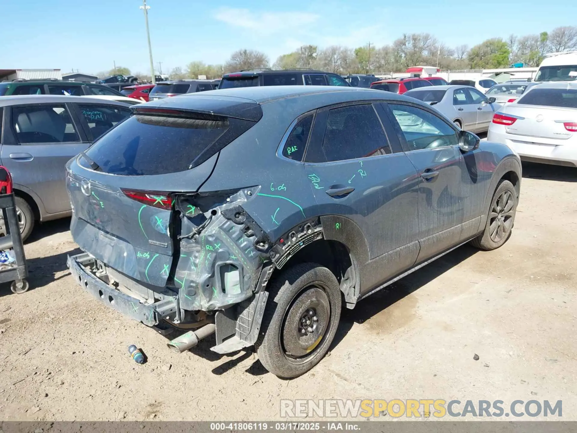 4 Photograph of a damaged car 3MVDMBCM8RM661994 MAZDA CX-30 2024