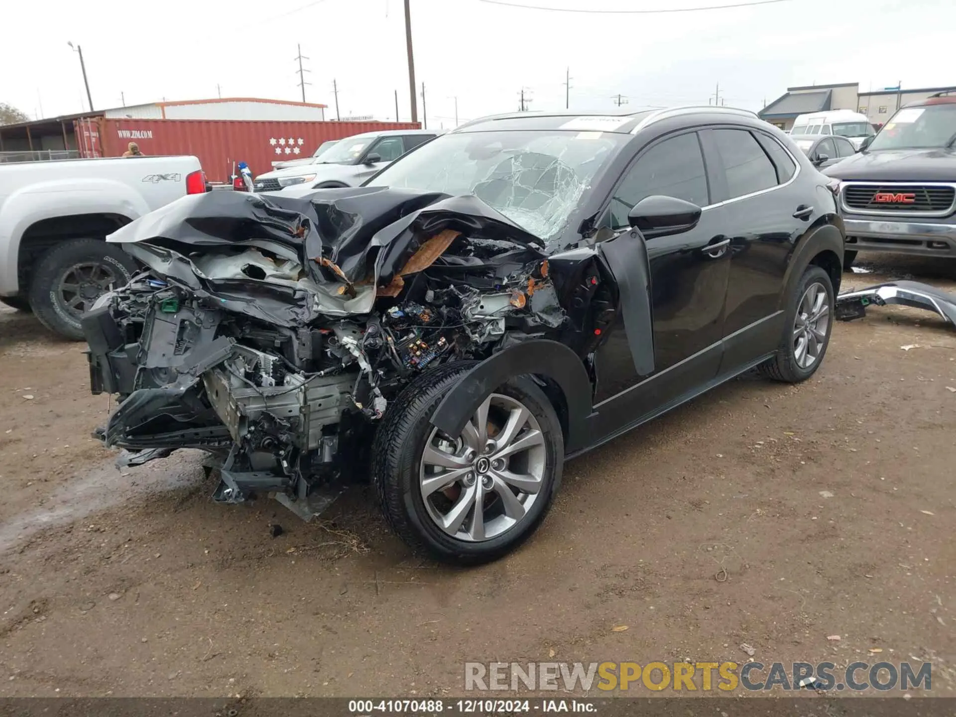 2 Photograph of a damaged car 3MVDMBCM9RM621925 MAZDA CX-30 2024