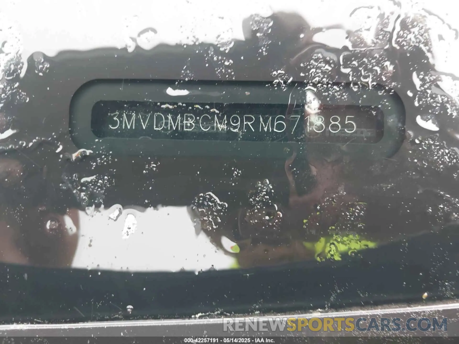17 Photograph of a damaged car 3MVDMBCM9RM671885 MAZDA CX-30 2024