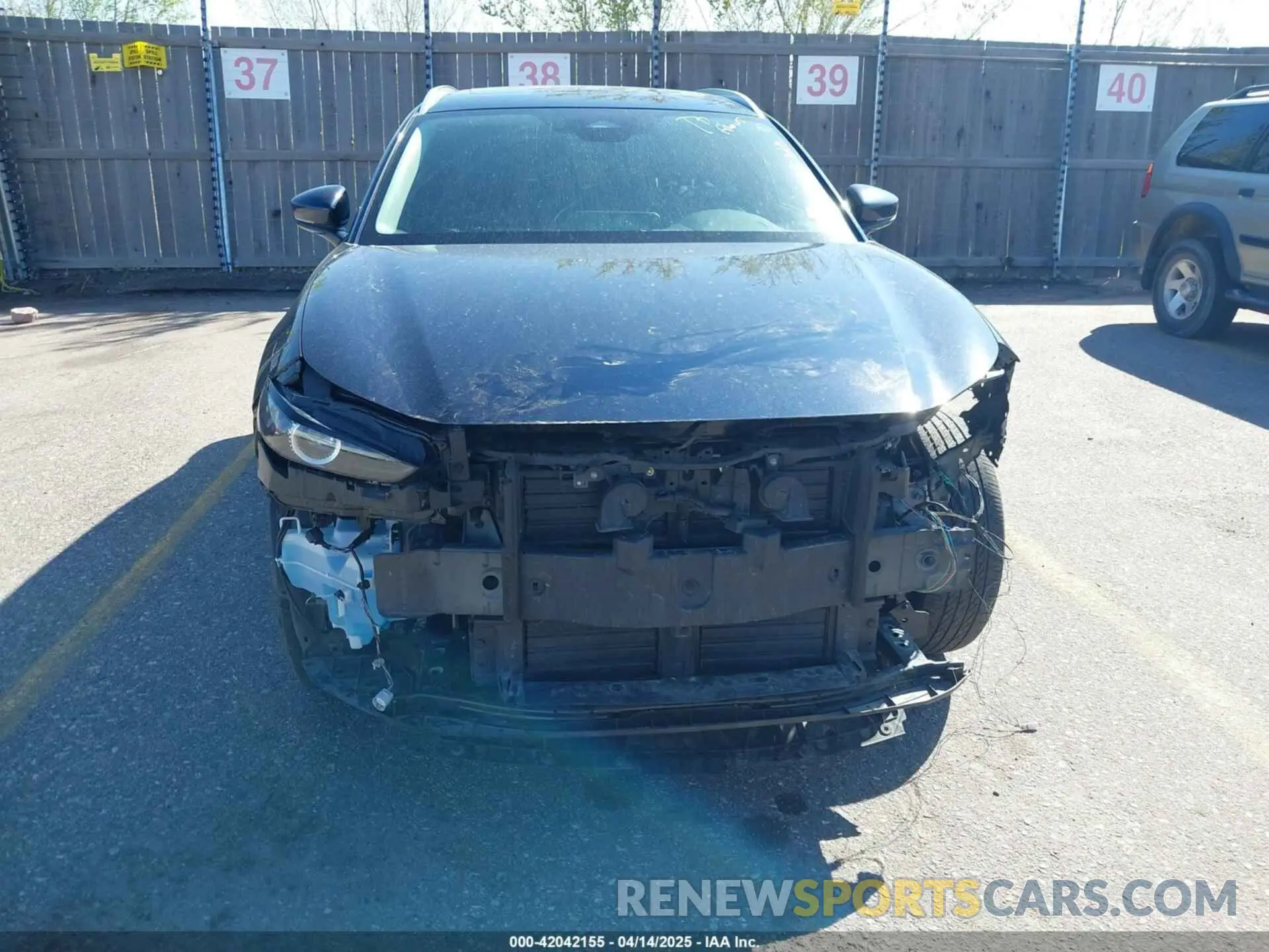13 Фотография поврежденного автомобиля 3MVDMBCMXRM604020 MAZDA CX-30 2024