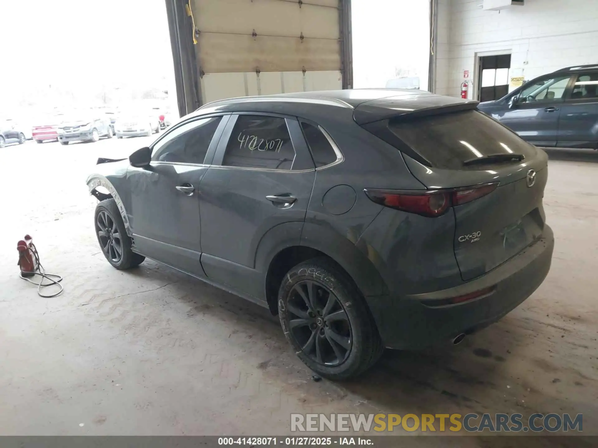 3 Фотография поврежденного автомобиля 3MVDMBCMXRM612697 MAZDA CX-30 2024