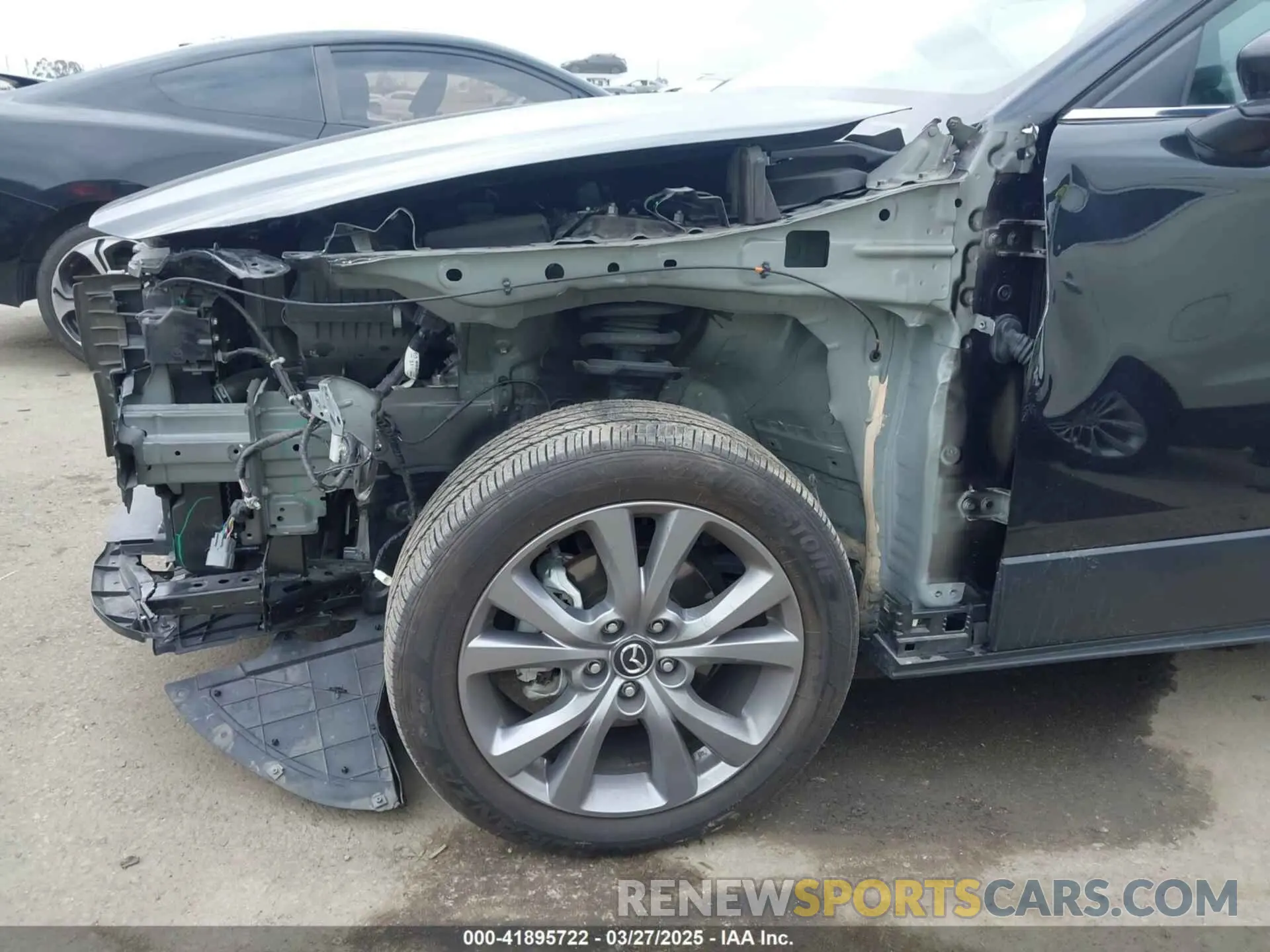 19 Фотография поврежденного автомобиля 3MVDMBCMXRM669336 MAZDA CX-30 2024