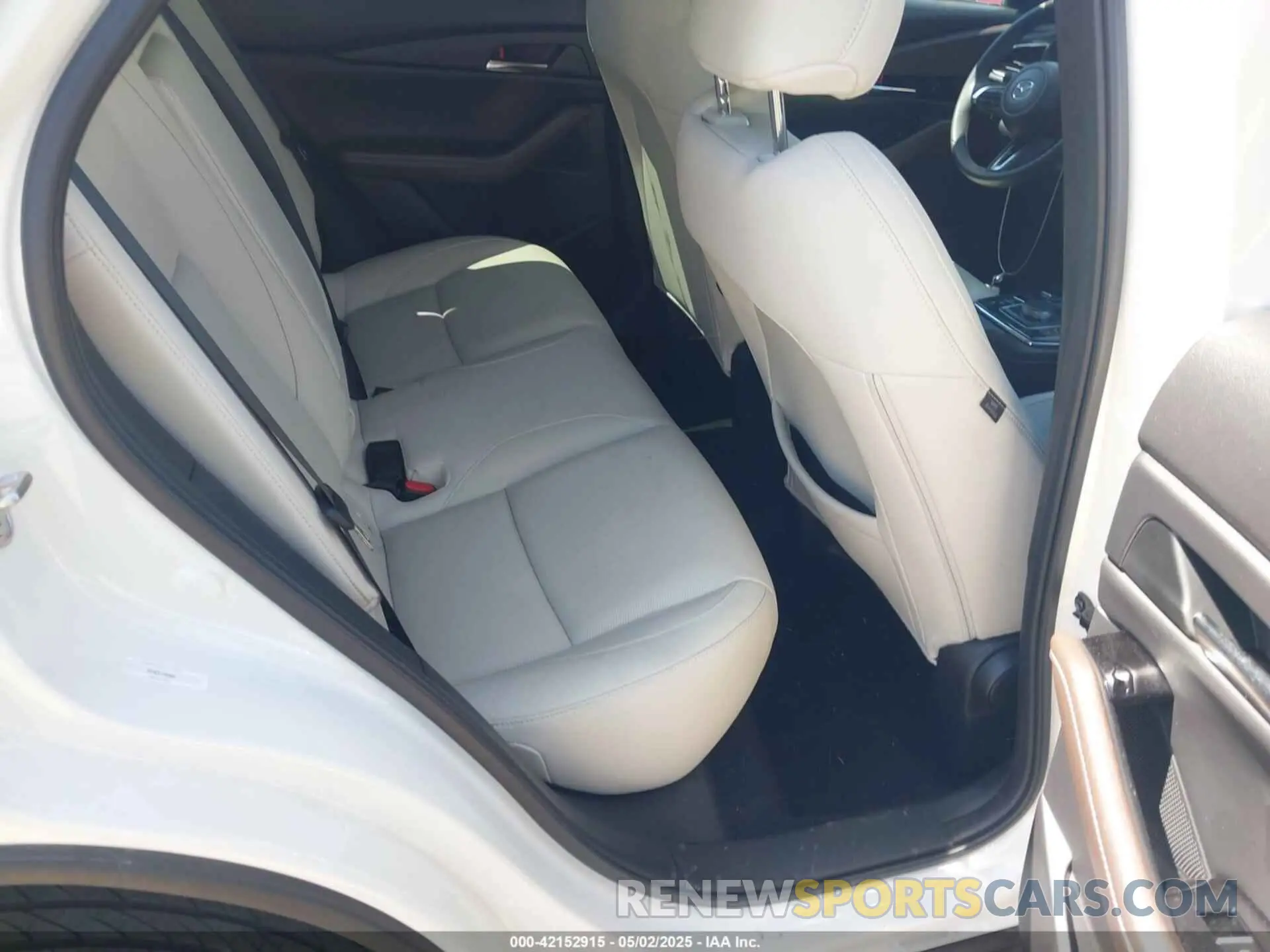 8 Фотография поврежденного автомобиля 3MVDMBDM8RM633580 MAZDA CX-30 2024