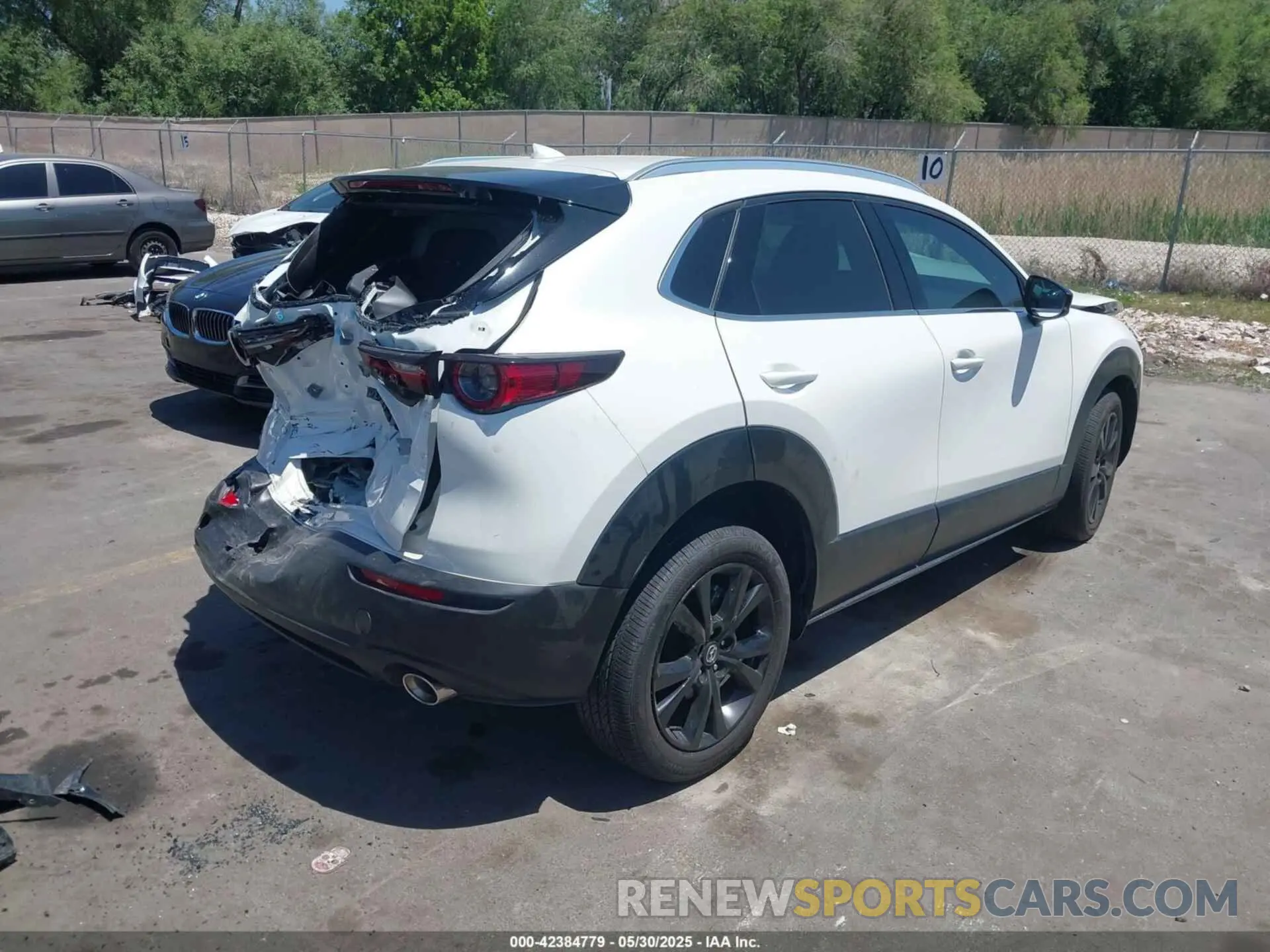 4 Photograph of a damaged car 3MVDMBDY6RM662238 MAZDA CX-30 2024