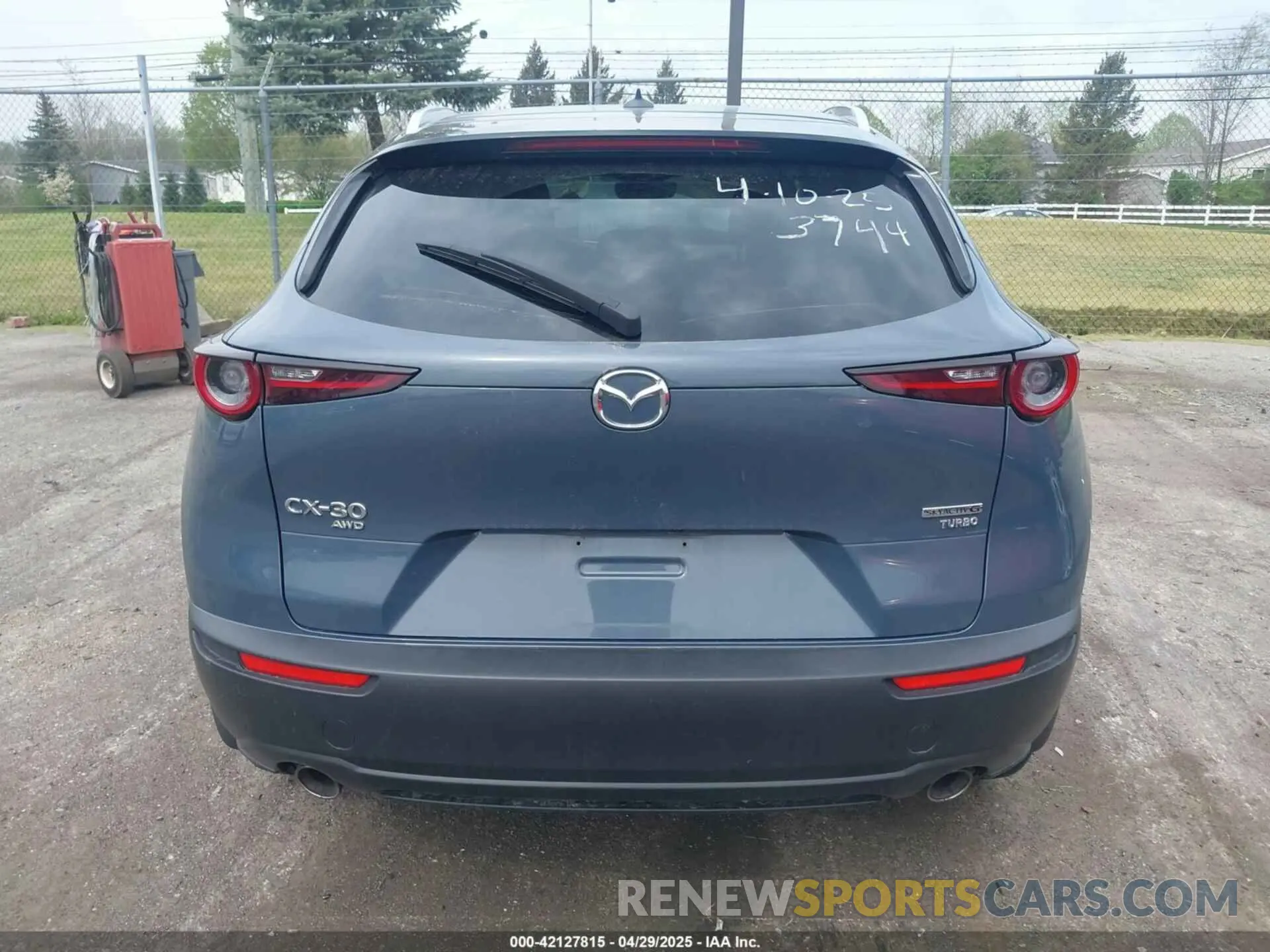 16 Photograph of a damaged car 3MVDMBDY7RM613744 MAZDA CX-30 2024