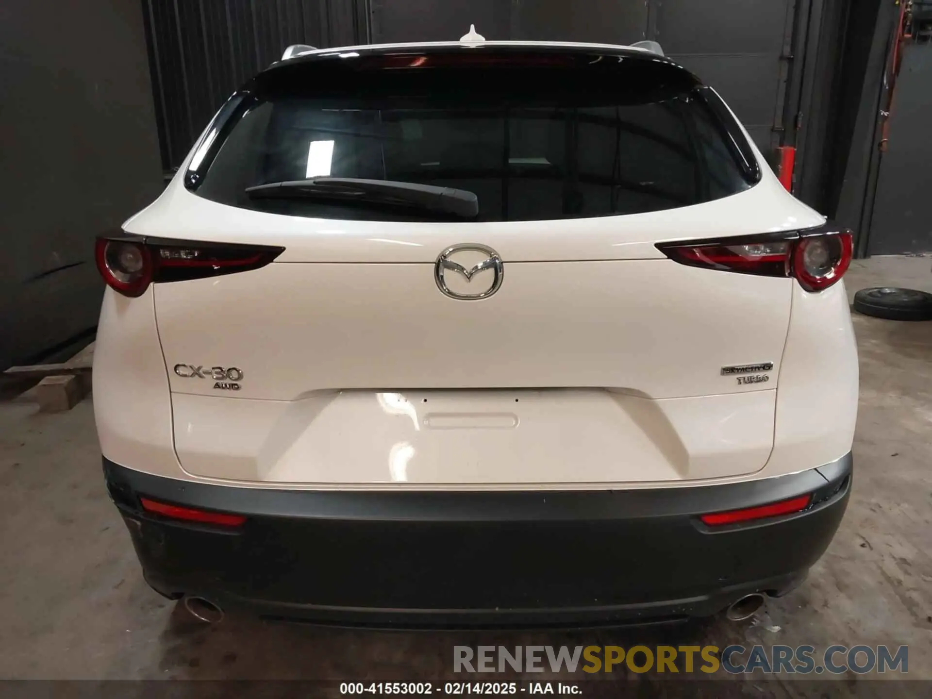 16 Photograph of a damaged car 3MVDMBDY7RM706554 MAZDA CX-30 2024