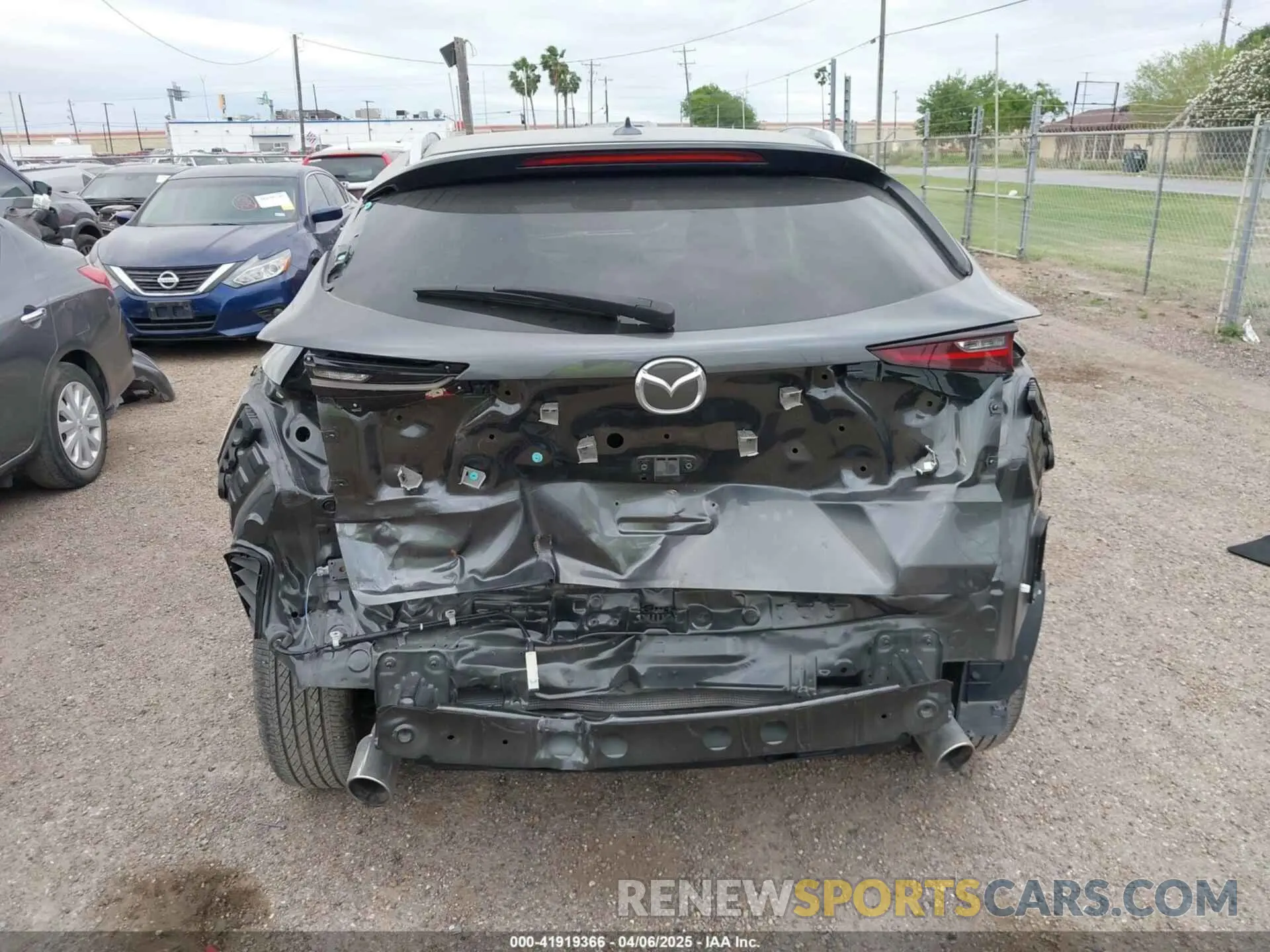 17 Photograph of a damaged car 3MVDMBEY2RM617635 MAZDA CX-30 2024