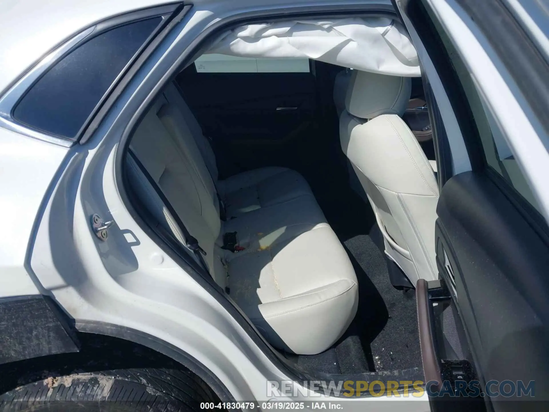 8 Photograph of a damaged car 3MVDMBEY7RM620515 MAZDA CX-30 2024