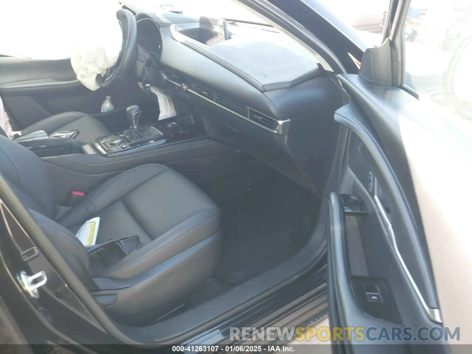 5 Photograph of a damaged car 3MVDMBBM0SM760087 MAZDA CX-30 2025