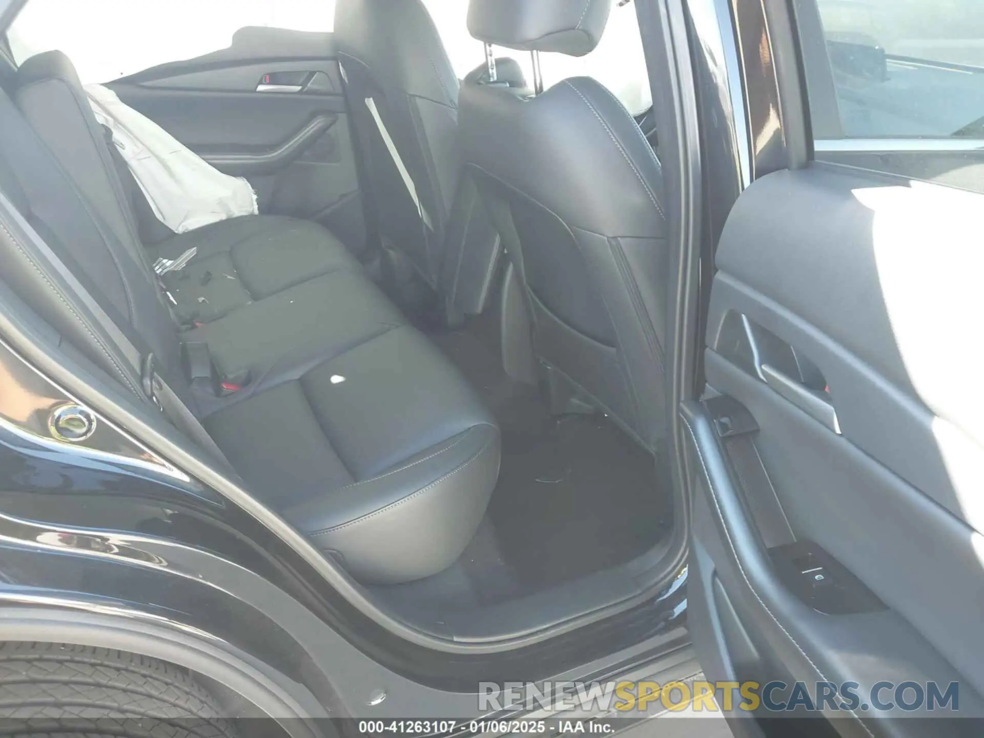 8 Photograph of a damaged car 3MVDMBBM0SM760087 MAZDA CX-30 2025