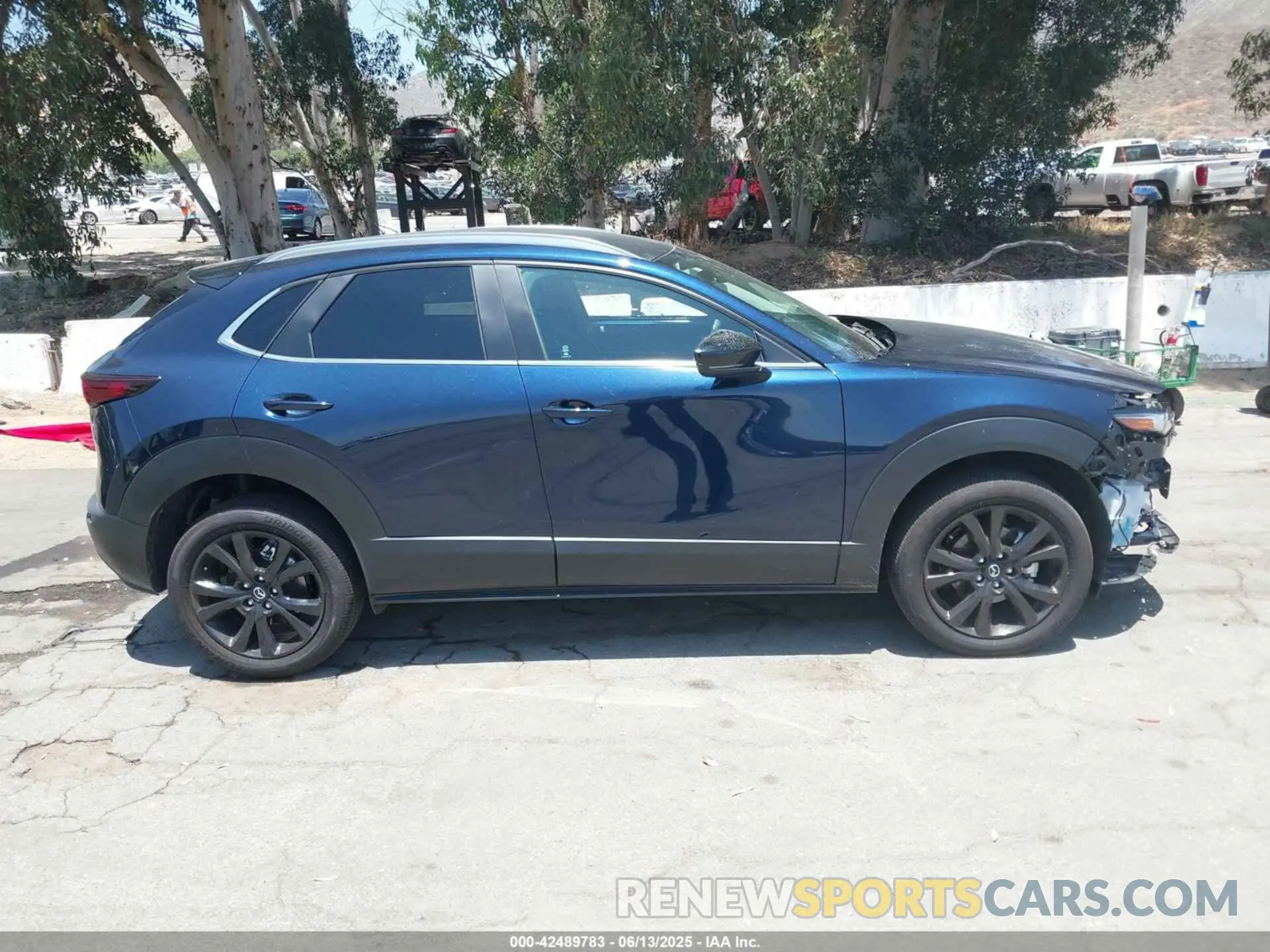 14 Photograph of a damaged car 3MVDMBBM1SM792238 MAZDA CX-30 2025