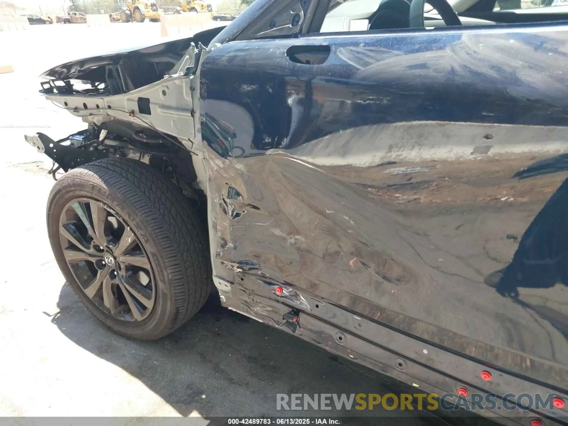6 Photograph of a damaged car 3MVDMBBM1SM792238 MAZDA CX-30 2025