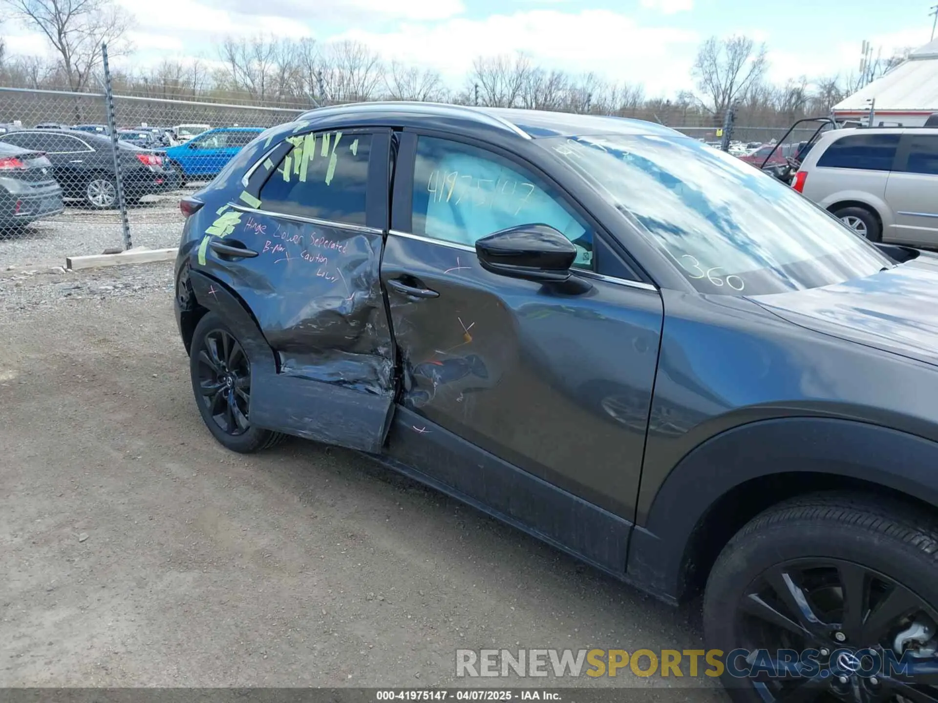 17 Фотография поврежденного автомобиля 3MVDMBBM3SM780382 MAZDA CX-30 2025