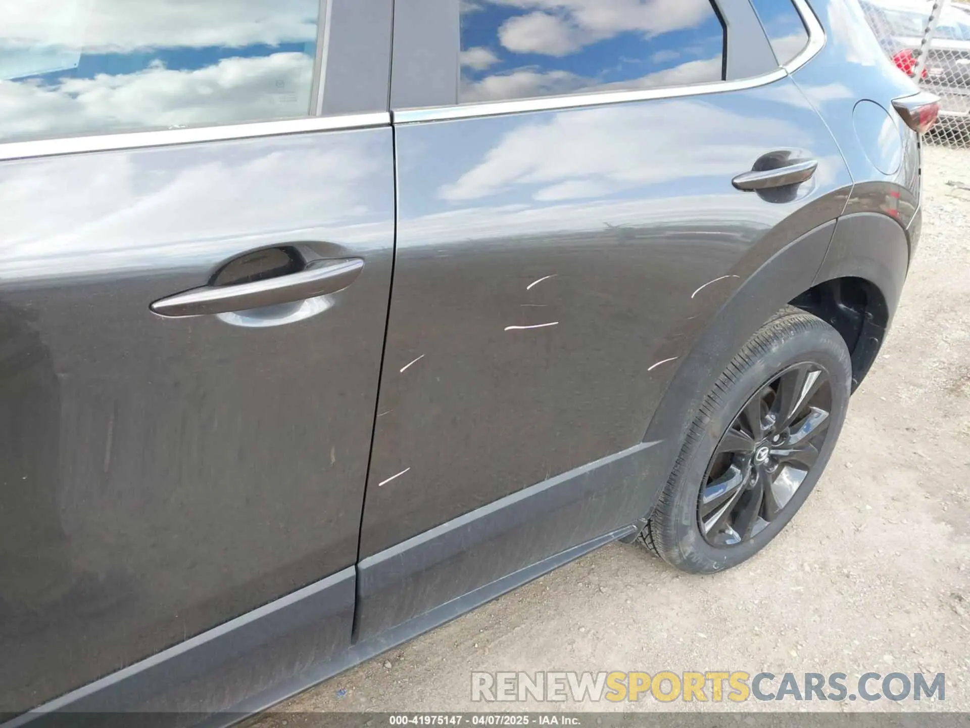 18 Фотография поврежденного автомобиля 3MVDMBBM3SM780382 MAZDA CX-30 2025