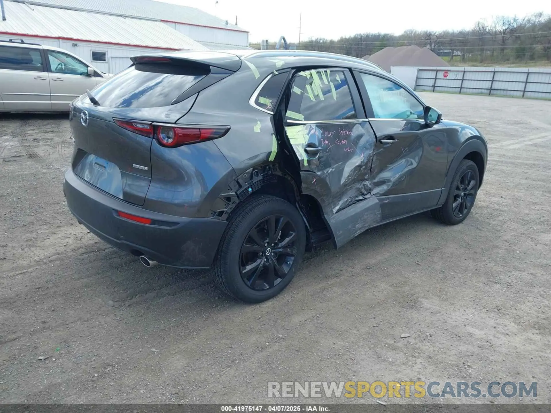 4 Фотография поврежденного автомобиля 3MVDMBBM3SM780382 MAZDA CX-30 2025