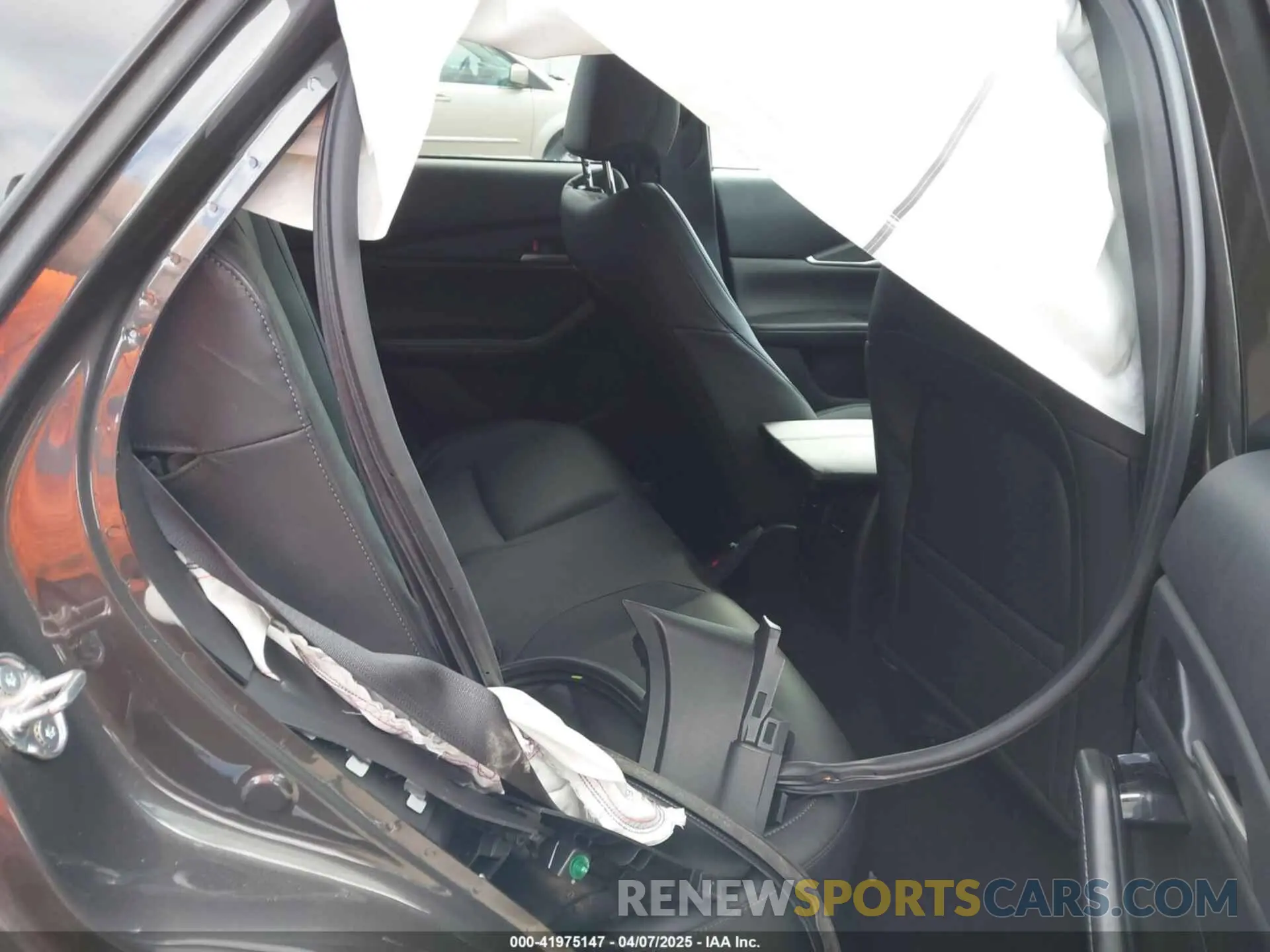 8 Фотография поврежденного автомобиля 3MVDMBBM3SM780382 MAZDA CX-30 2025