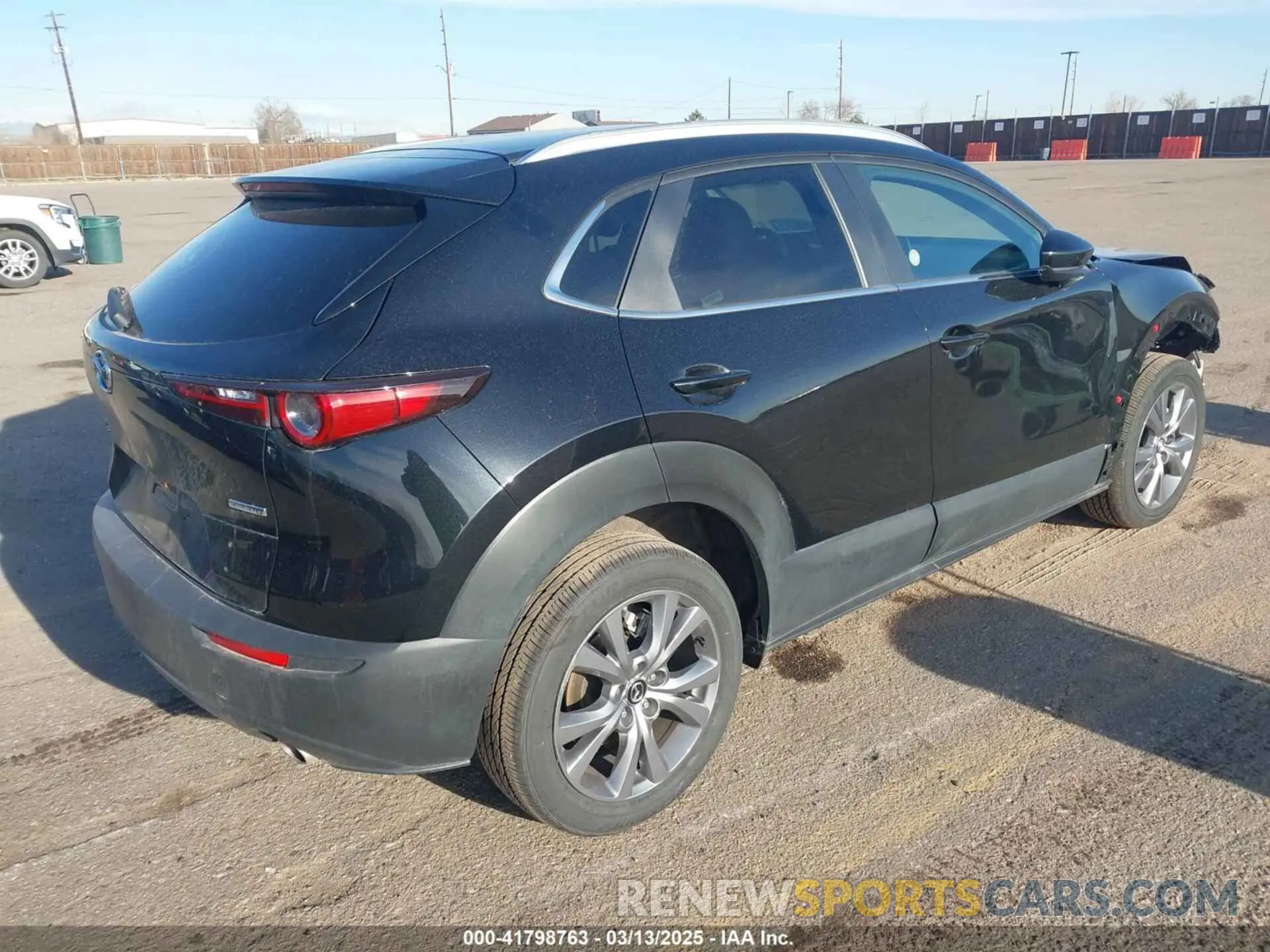 4 Photograph of a damaged car 3MVDMBCM0SM772190 MAZDA CX-30 2025