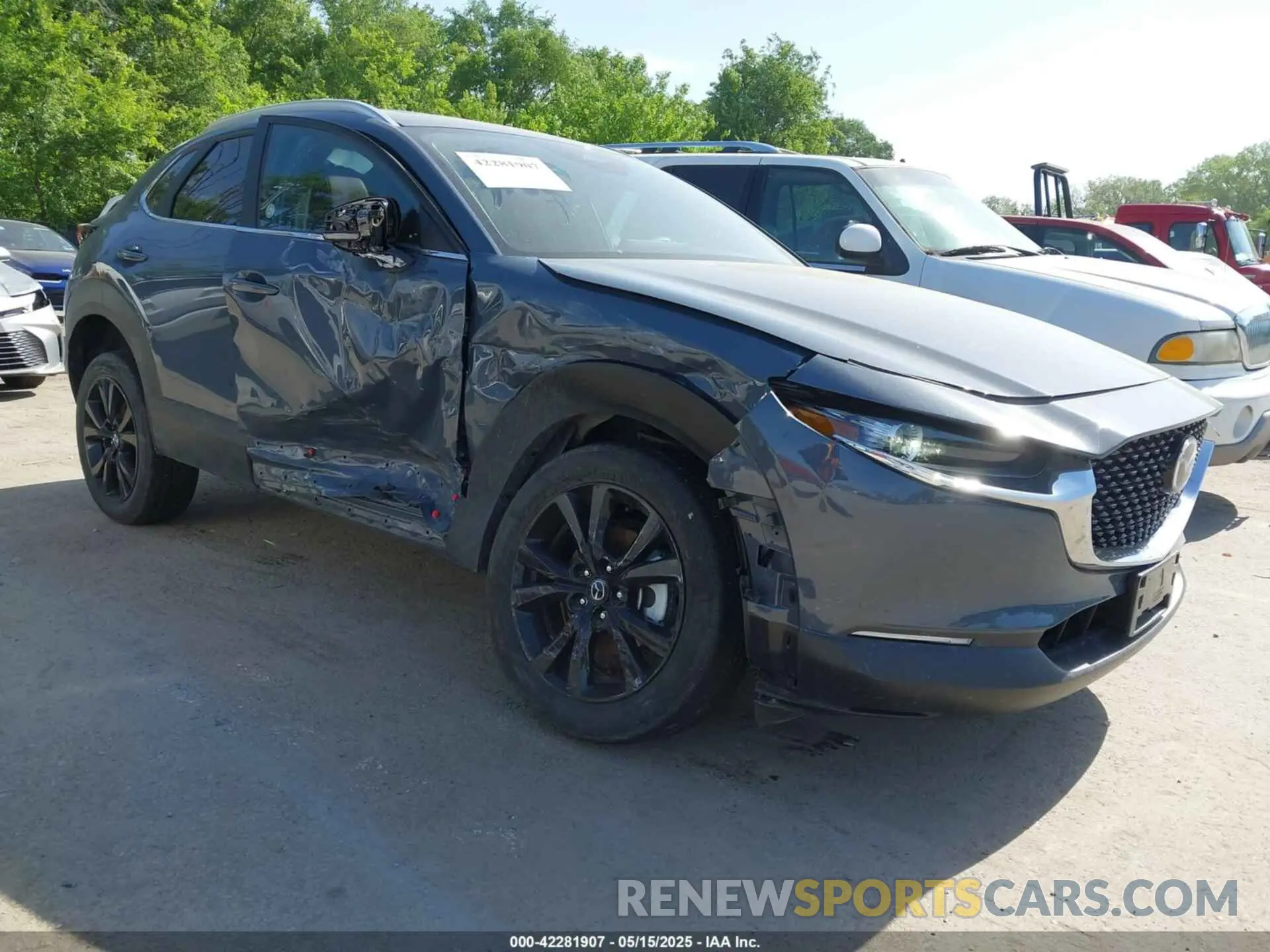 1 Photograph of a damaged car 3MVDMBCM0SM814065 MAZDA CX-30 2025