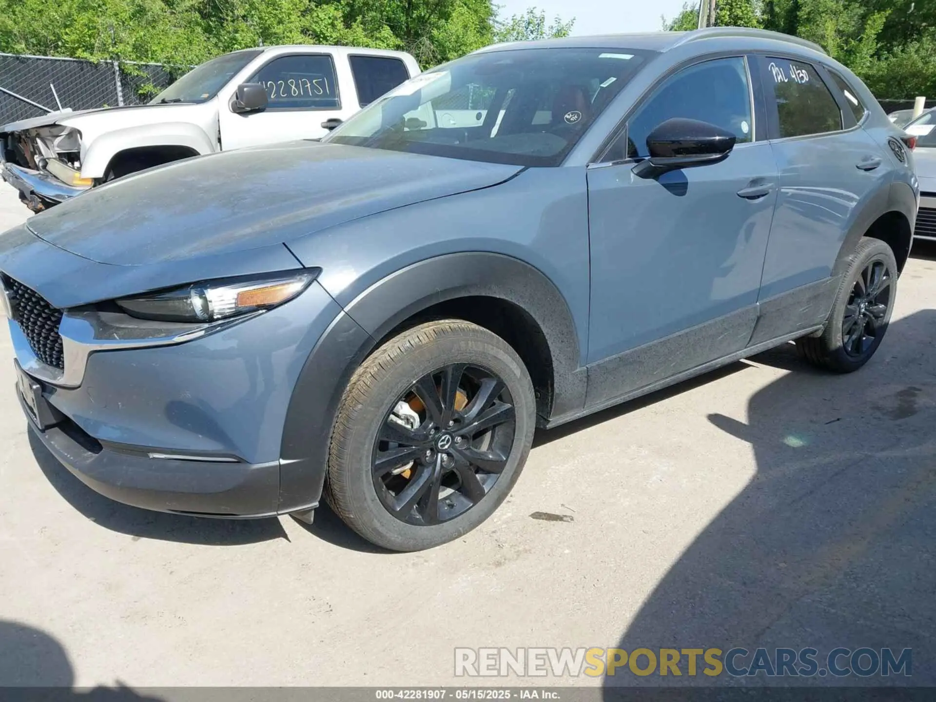 2 Photograph of a damaged car 3MVDMBCM0SM814065 MAZDA CX-30 2025