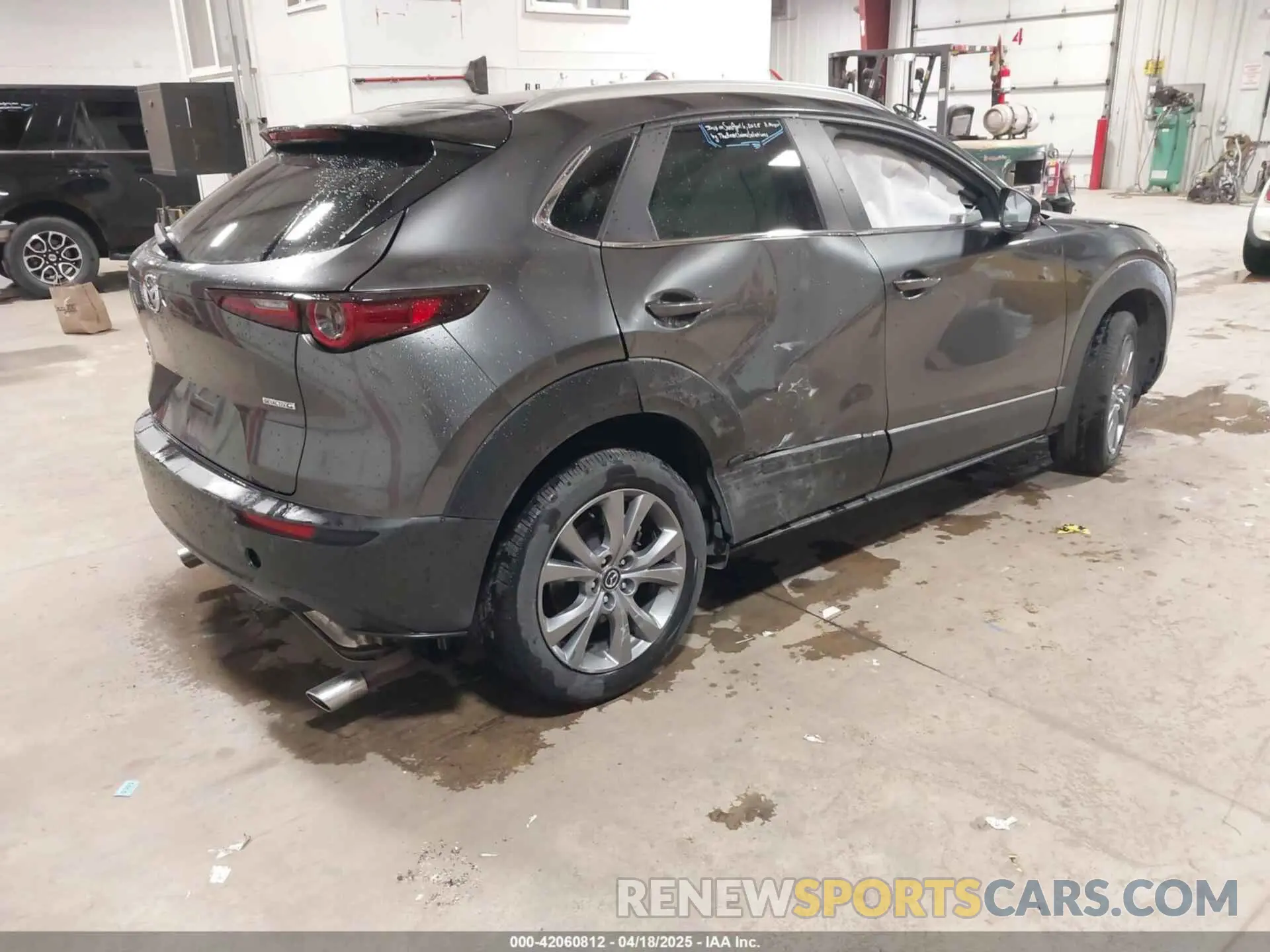4 Photograph of a damaged car 3MVDMBCM1SM780928 MAZDA CX-30 2025