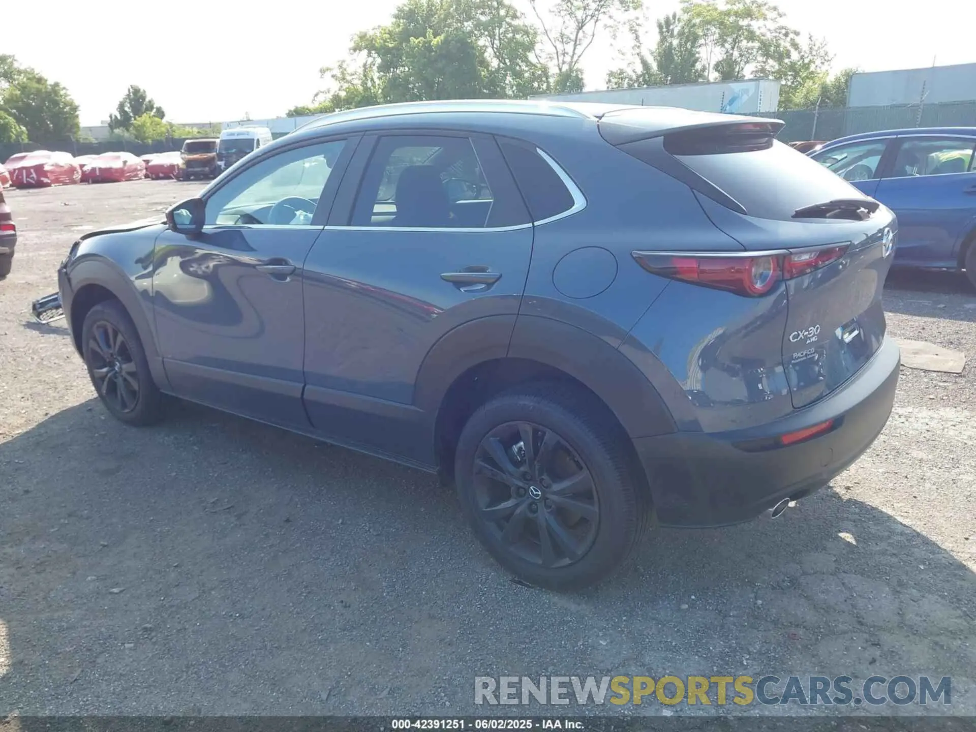 3 Photograph of a damaged car 3MVDMBCM2SM804234 MAZDA CX-30 2025