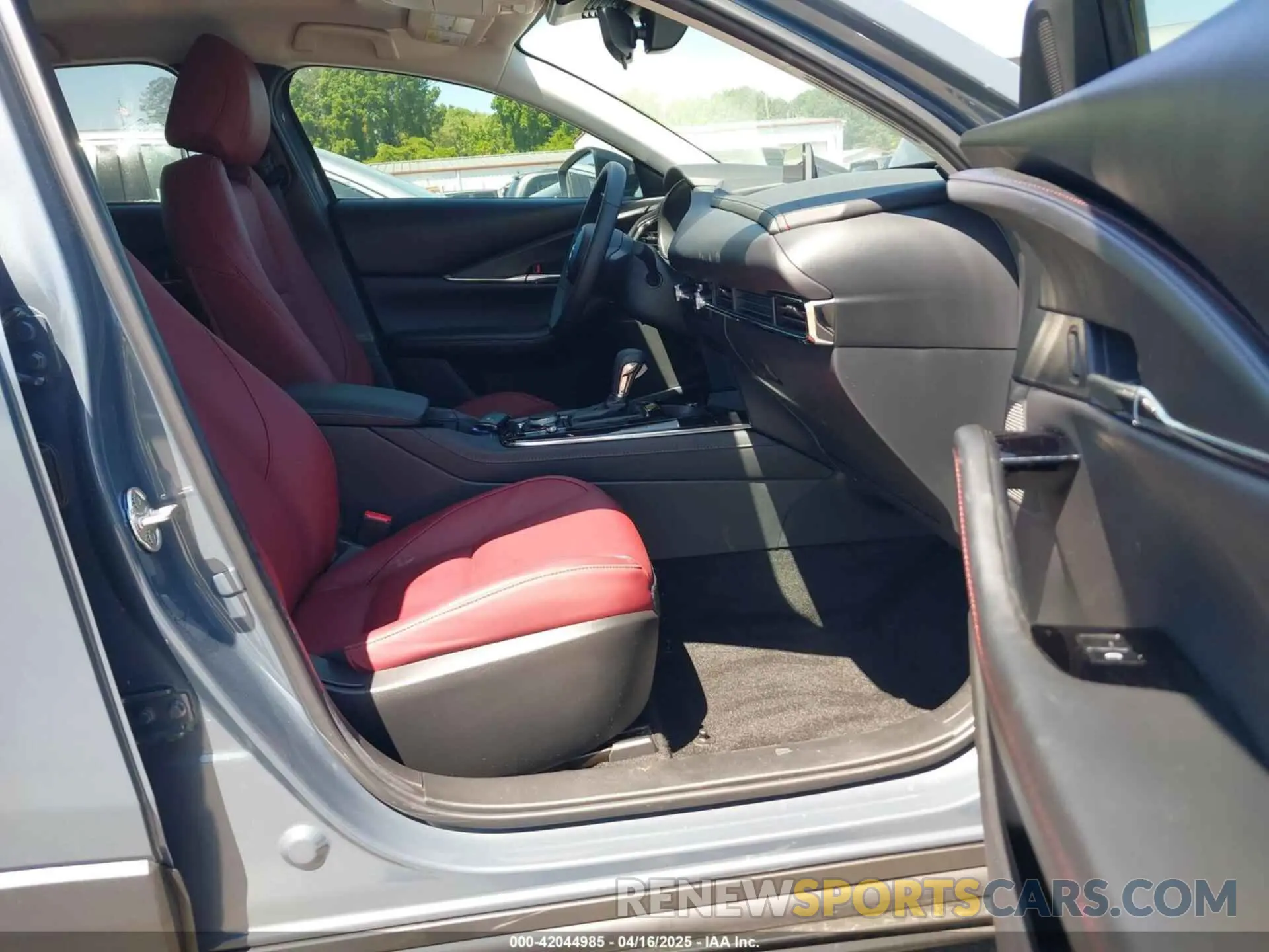 5 Photograph of a damaged car 3MVDMBCM3SM803447 MAZDA CX-30 2025