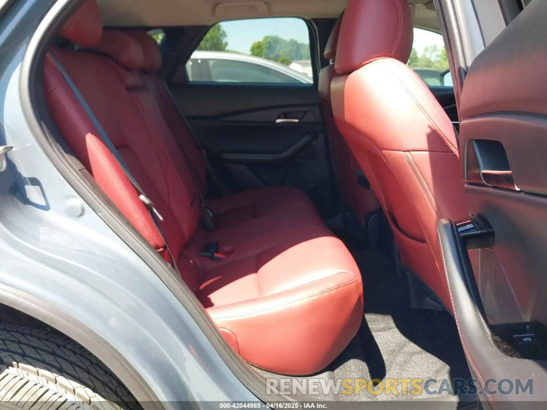 8 Photograph of a damaged car 3MVDMBCM3SM803447 MAZDA CX-30 2025