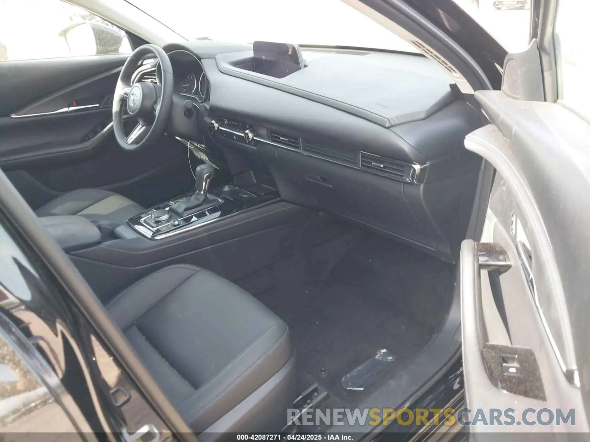 5 Фотография поврежденного автомобиля 3MVDMBCM3SM807790 MAZDA CX-30 2025