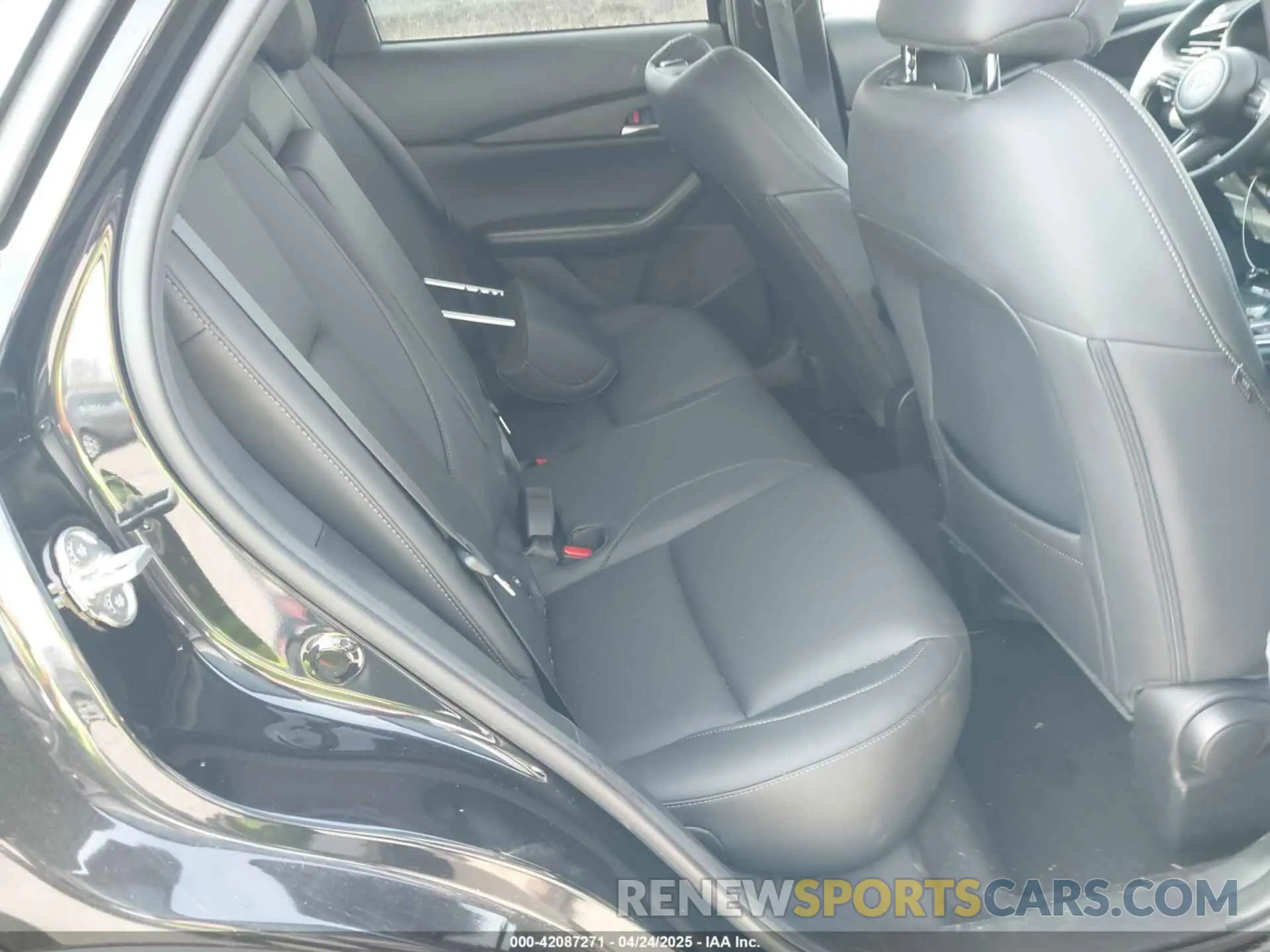 8 Фотография поврежденного автомобиля 3MVDMBCM3SM807790 MAZDA CX-30 2025