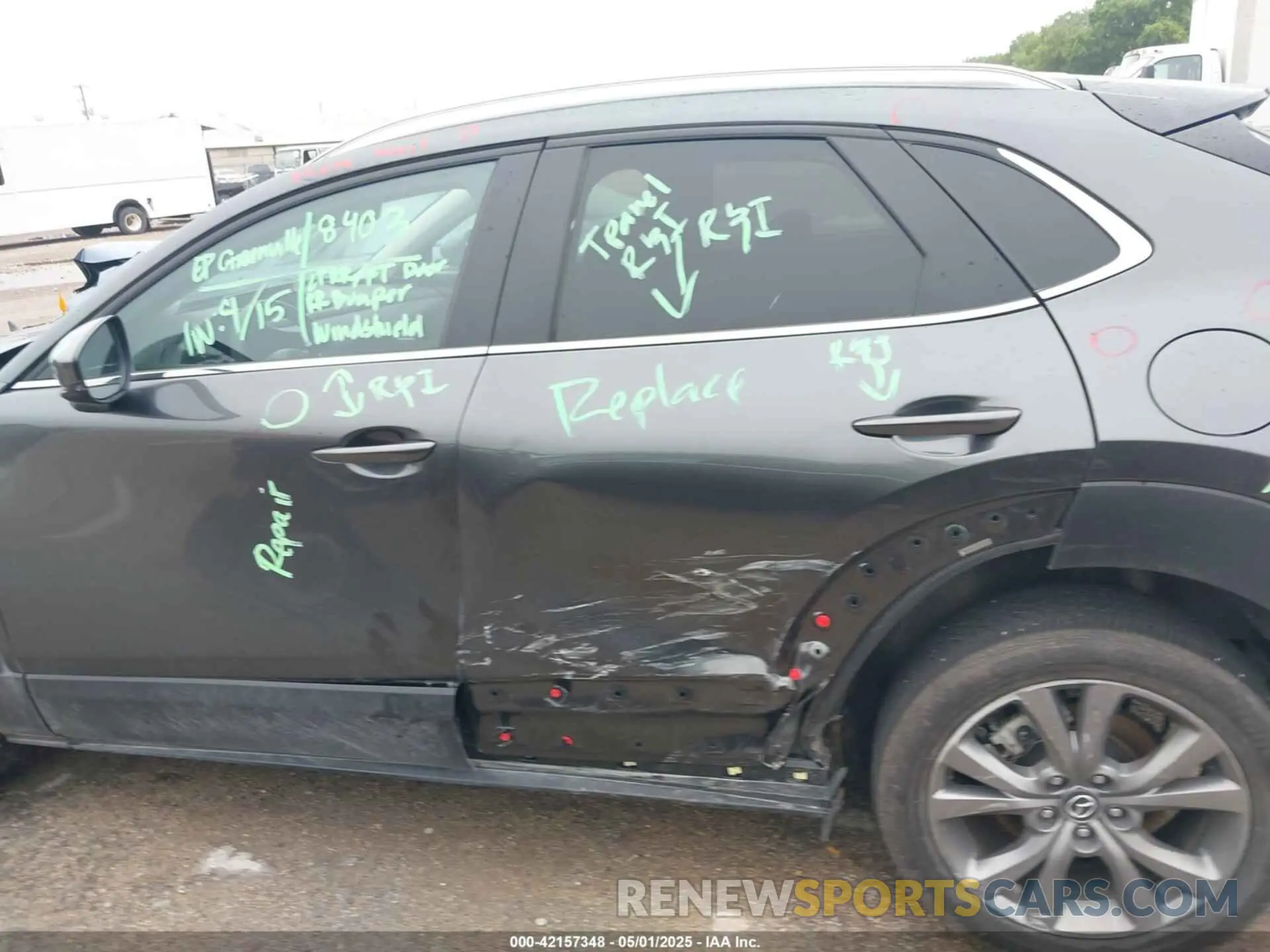 14 Photograph of a damaged car 3MVDMBCM4SM752198 MAZDA CX-30 2025